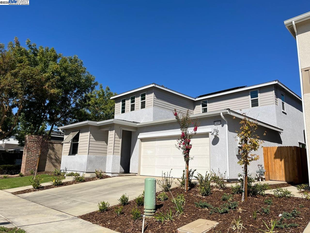 Detail Gallery Image 1 of 22 For 2403 Explorador Dr, Merced,  CA 95304 - 4 Beds | 3 Baths