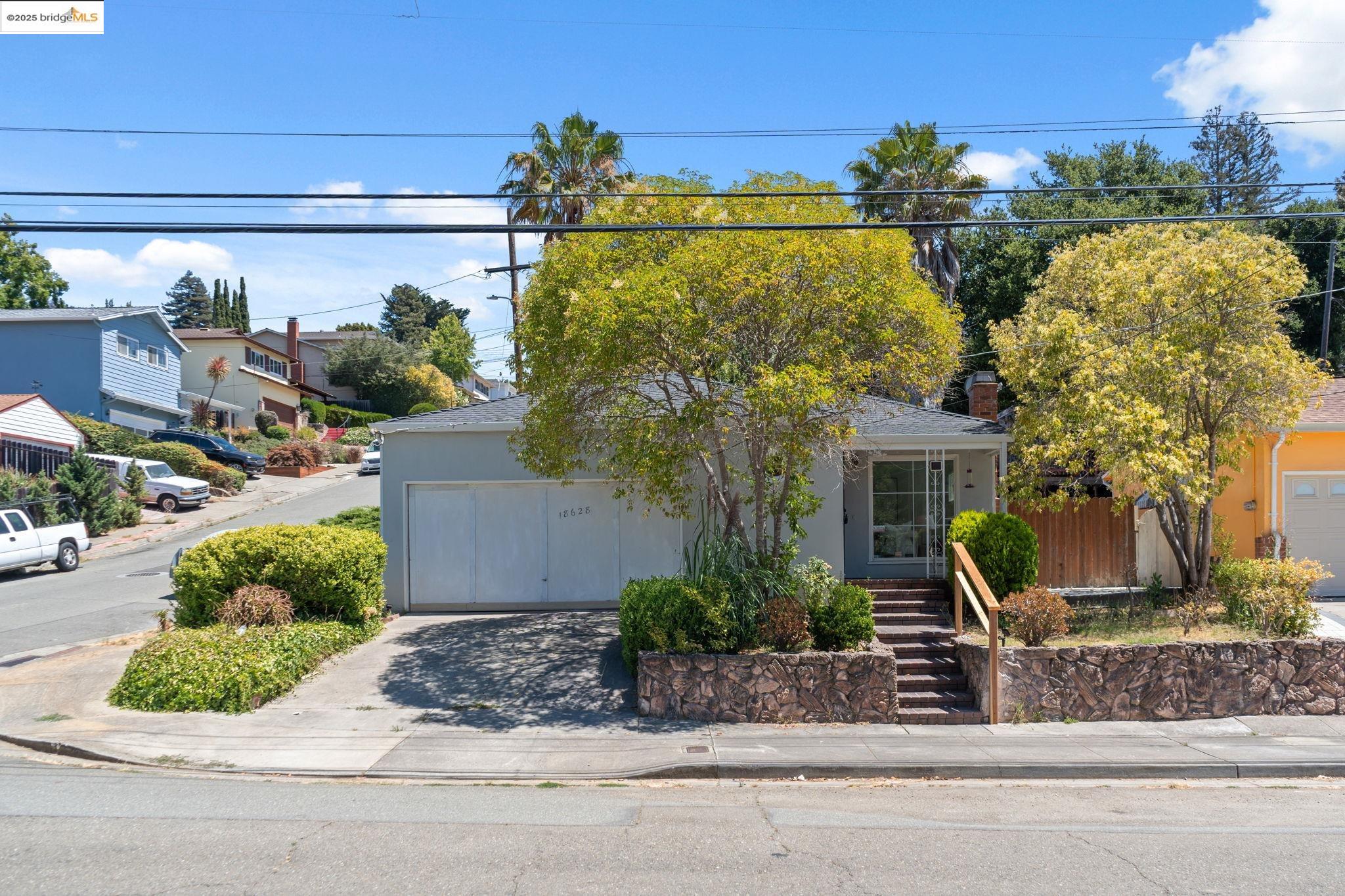 Detail Gallery Image 1 of 14 For 18628 Madison Ave, Castro Valley,  CA 94546 - 2 Beds | 1 Baths