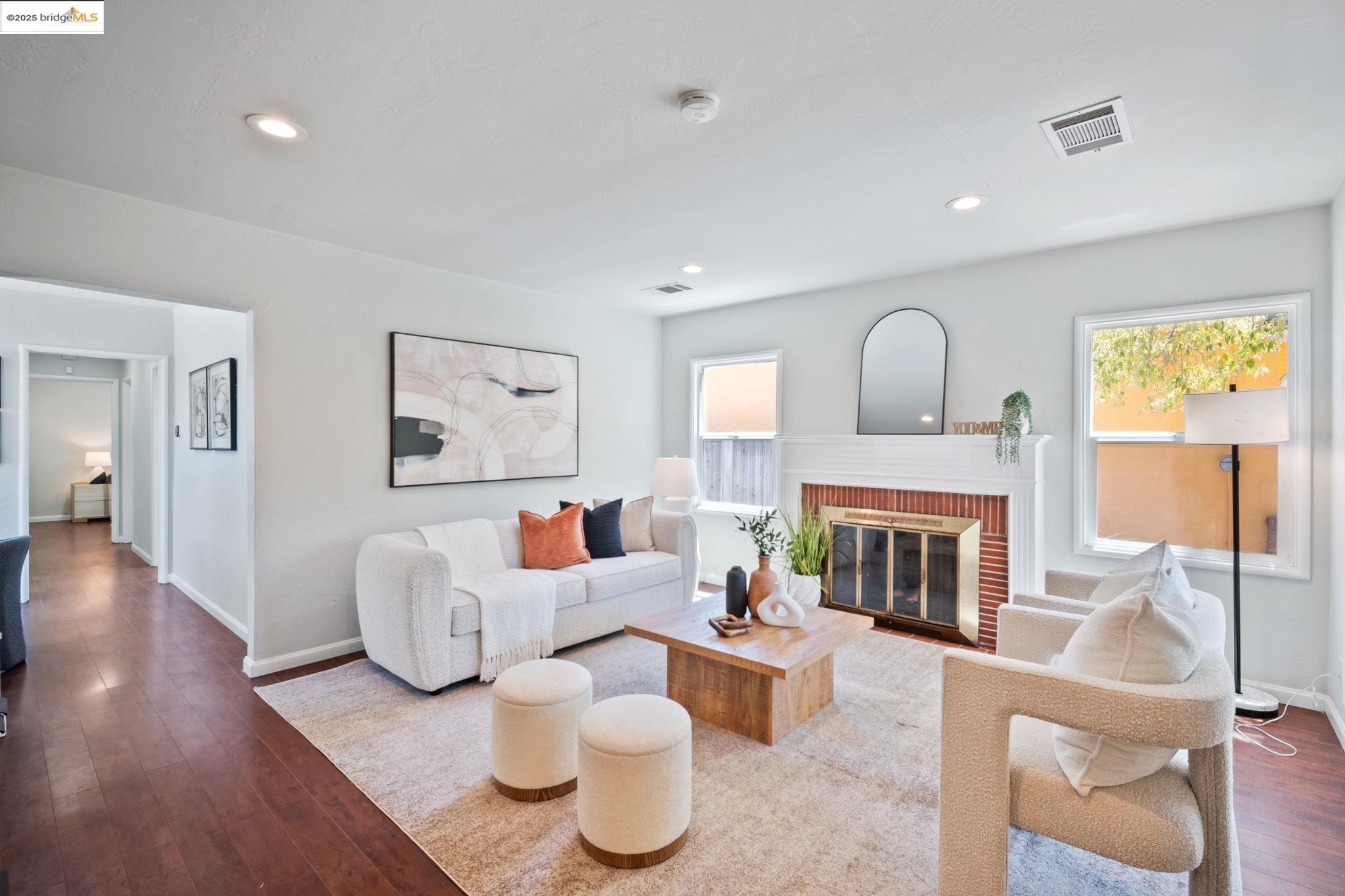 Detail Gallery Image 2 of 14 For 18628 Madison Ave, Castro Valley,  CA 94546 - 2 Beds | 1 Baths