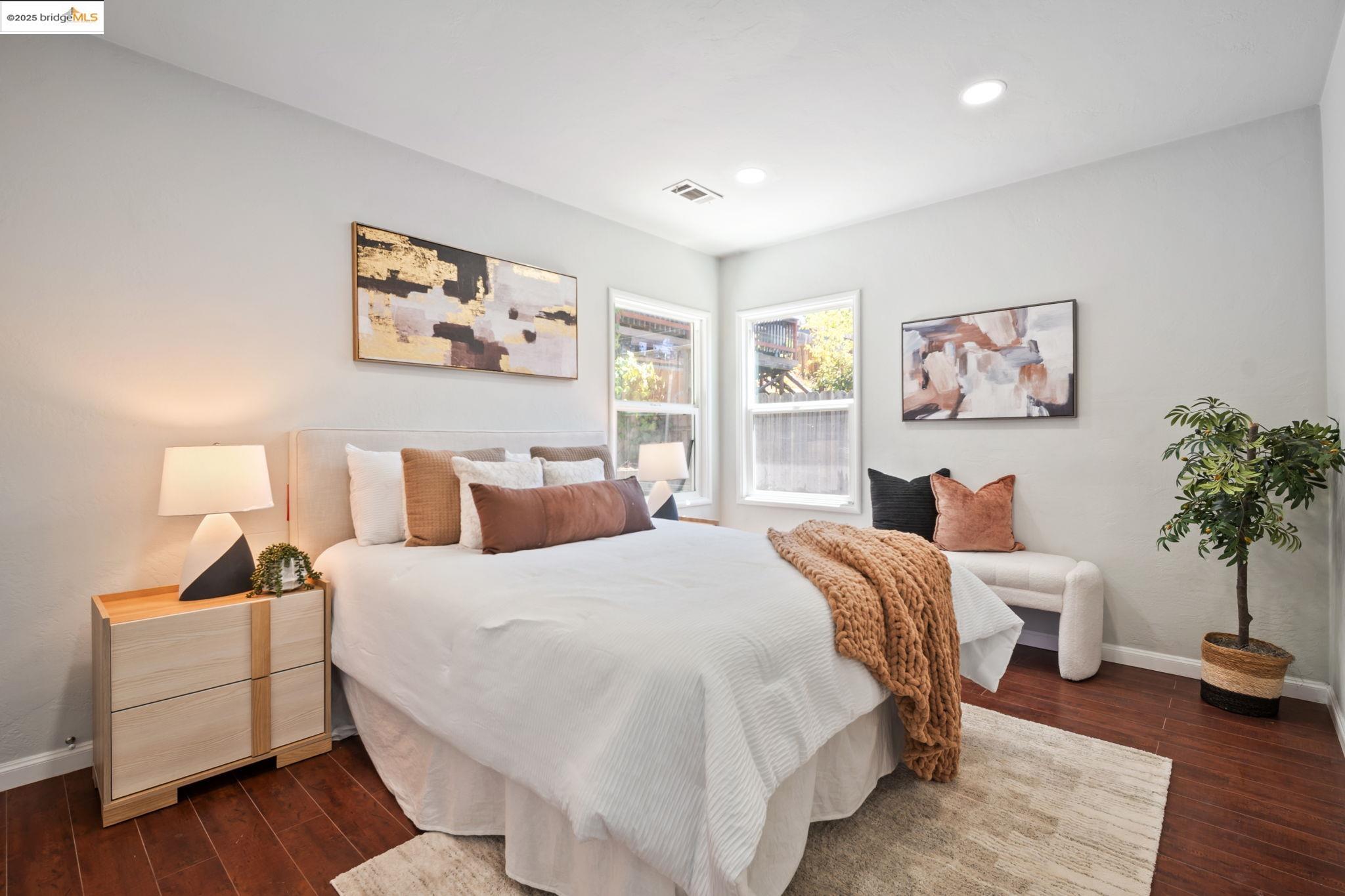 Detail Gallery Image 9 of 14 For 18628 Madison Ave, Castro Valley,  CA 94546 - 2 Beds | 1 Baths
