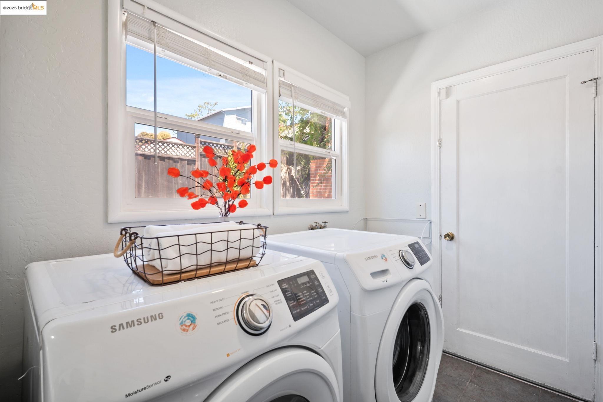 Detail Gallery Image 10 of 14 For 18628 Madison Ave, Castro Valley,  CA 94546 - 2 Beds | 1 Baths