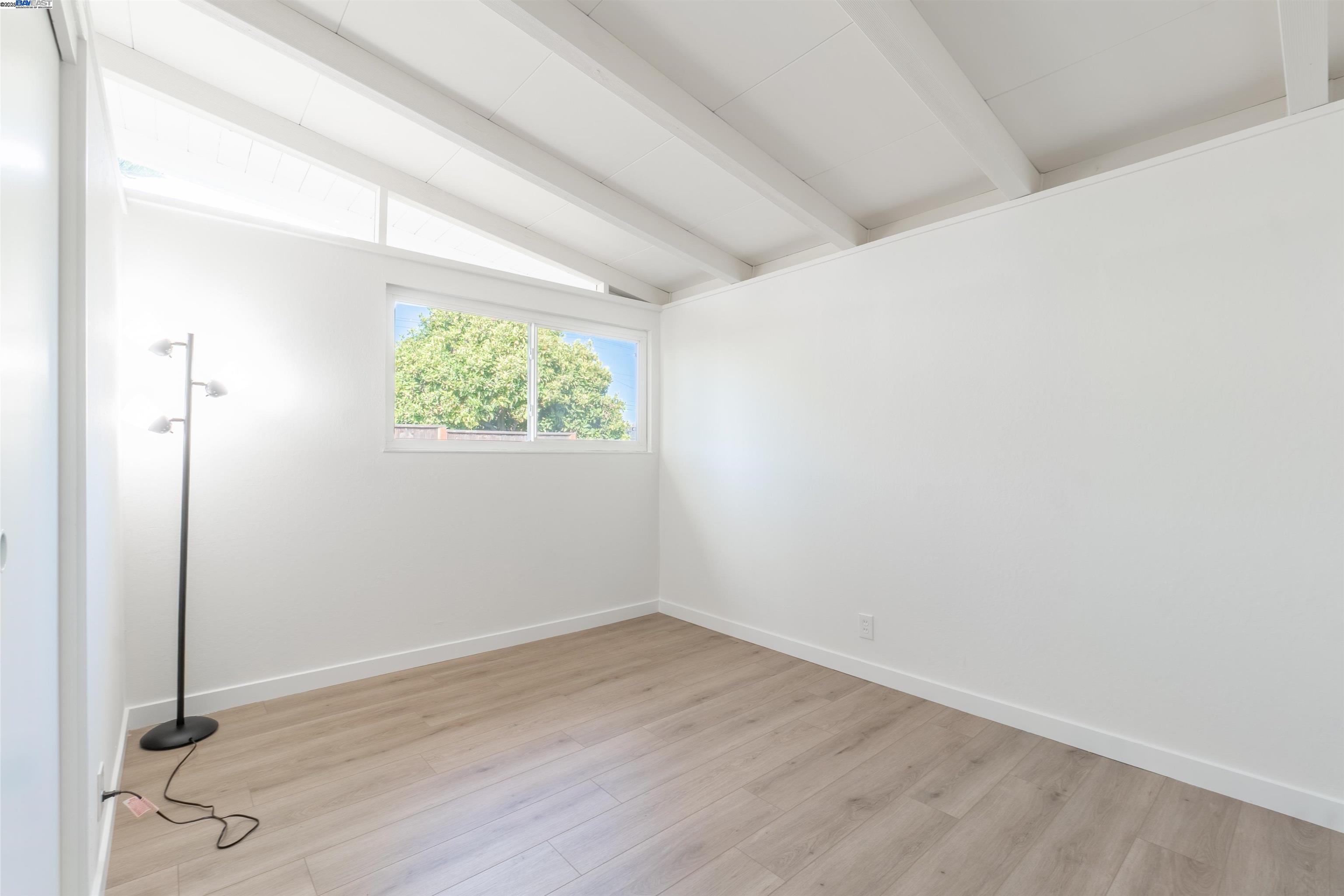 Detail Gallery Image 15 of 27 For 27458 Capri Ave, Hayward,  CA 94545 - 3 Beds | 2 Baths