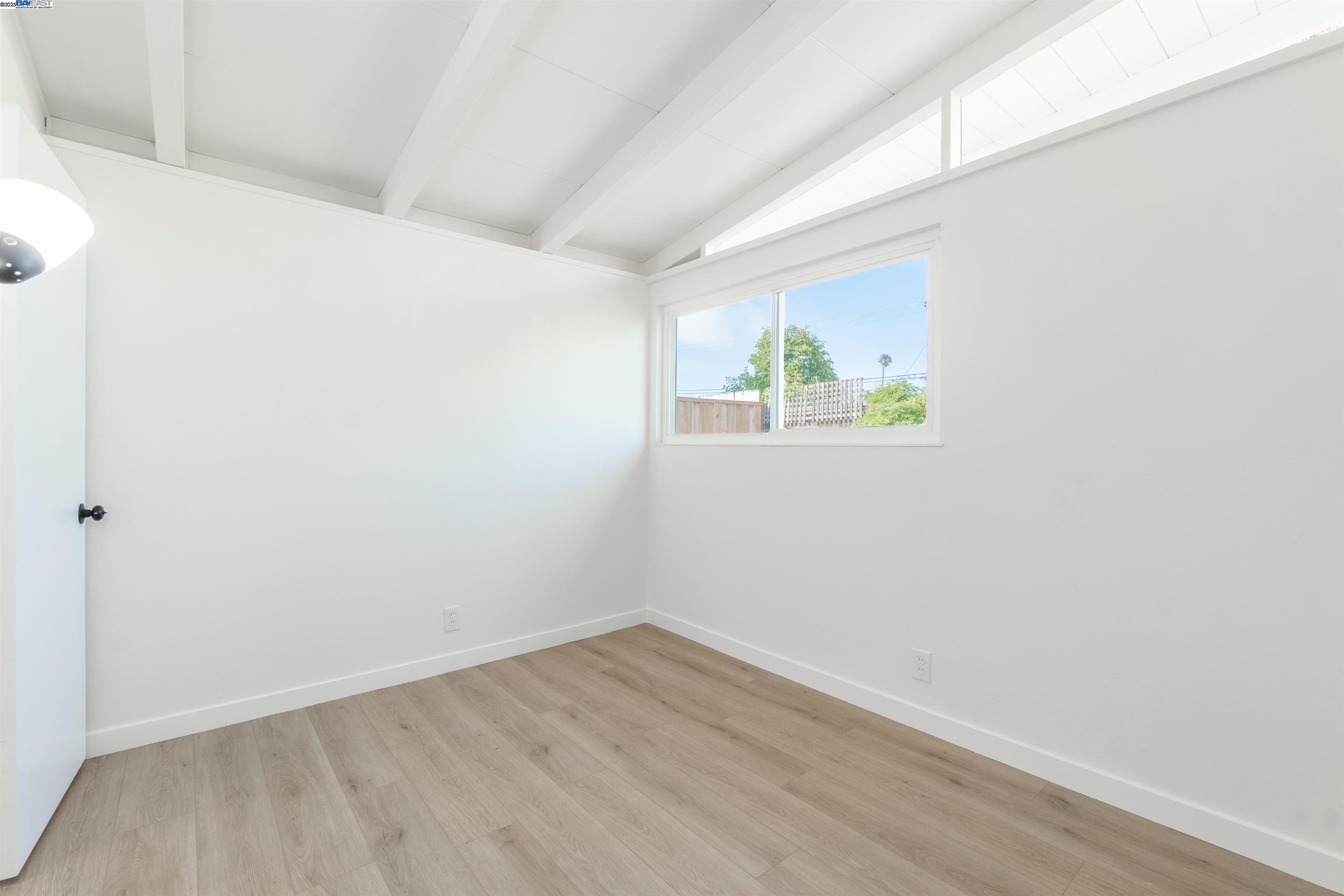 Detail Gallery Image 17 of 27 For 27458 Capri Ave, Hayward,  CA 94545 - 3 Beds | 2 Baths