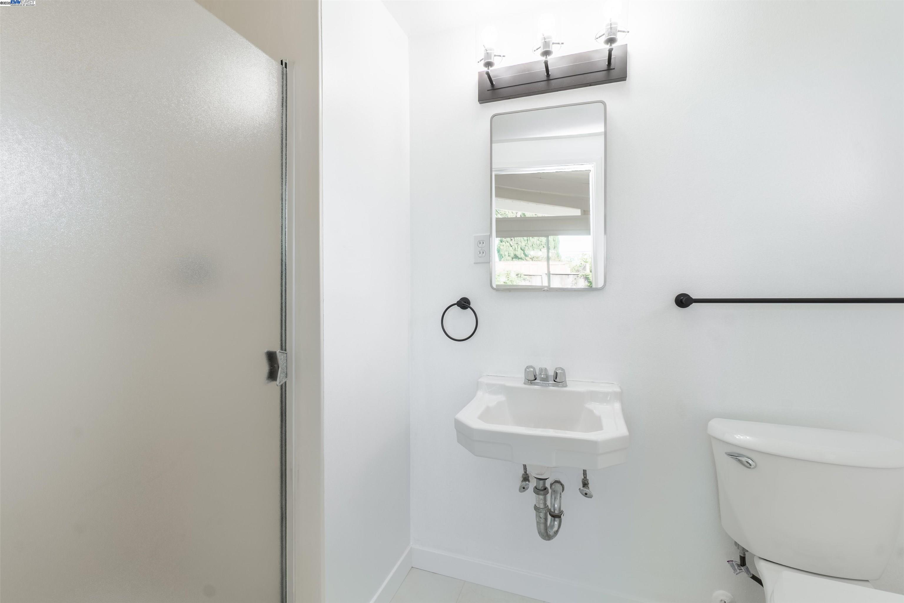 Detail Gallery Image 19 of 27 For 27458 Capri Ave, Hayward,  CA 94545 - 3 Beds | 2 Baths