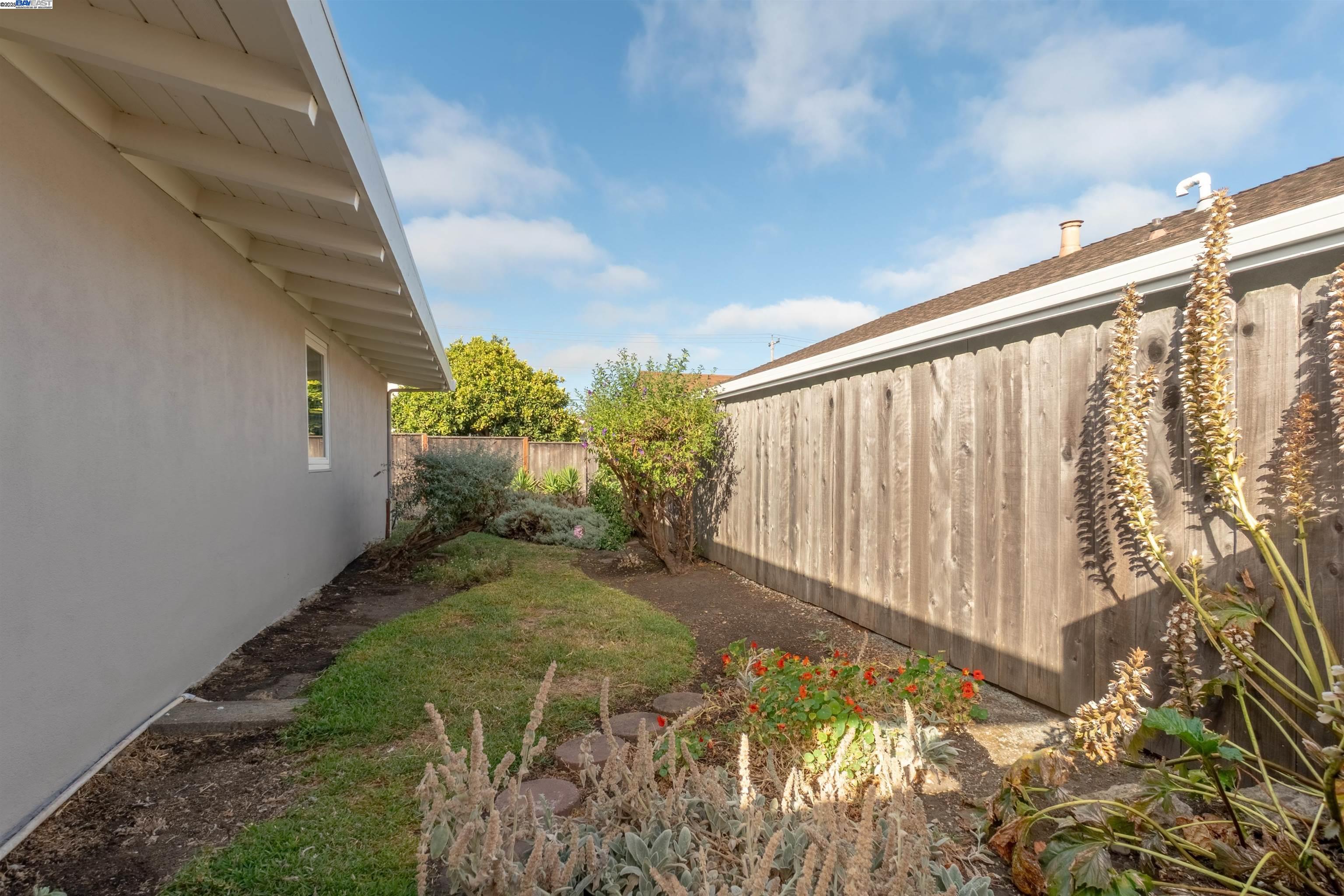 Detail Gallery Image 27 of 27 For 27458 Capri Ave, Hayward,  CA 94545 - 3 Beds | 2 Baths