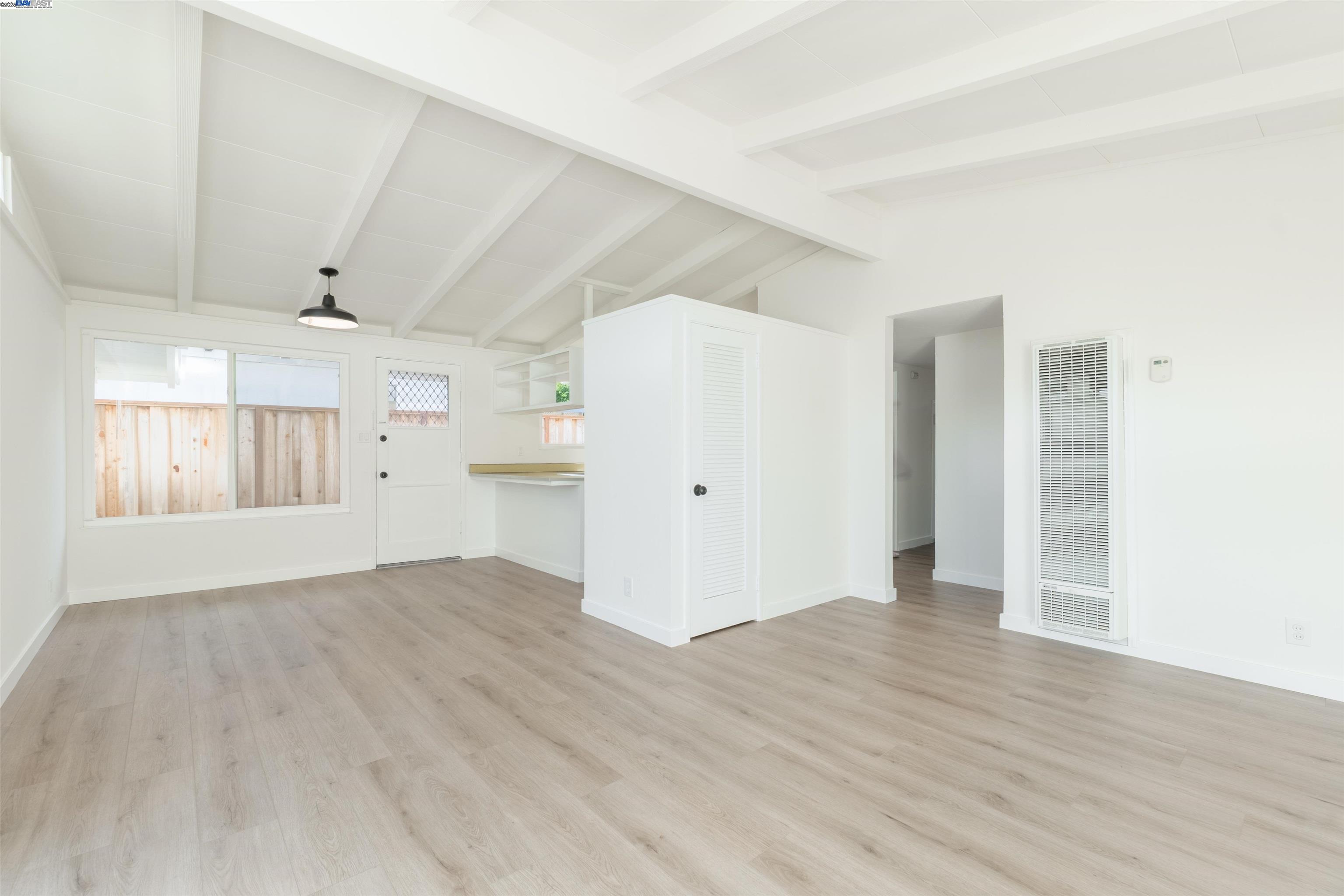 Detail Gallery Image 7 of 27 For 27458 Capri Ave, Hayward,  CA 94545 - 3 Beds | 2 Baths