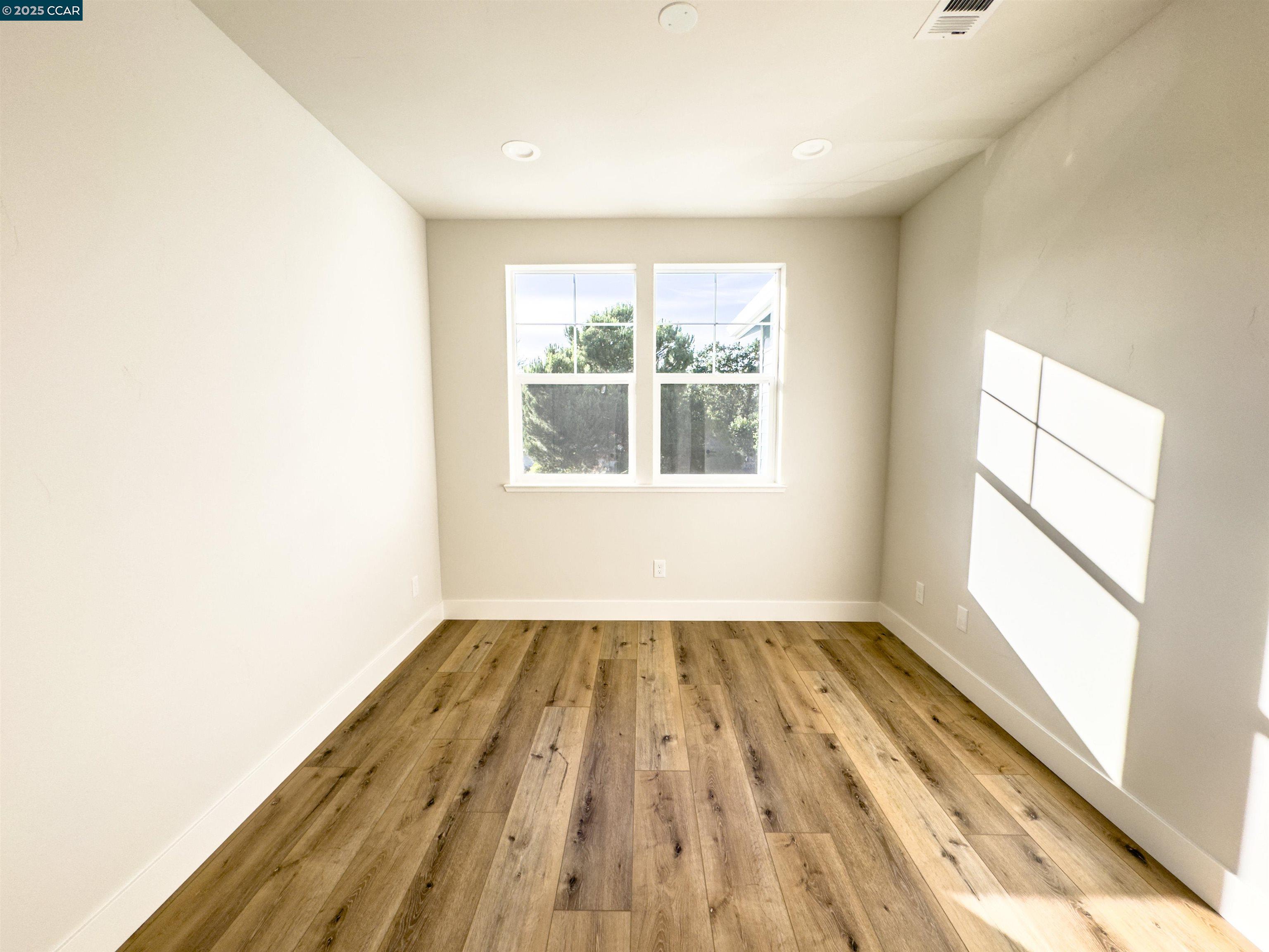 Detail Gallery Image 15 of 31 For 4684 Prospect Ave, Santa Rosa,  CA 95409-1500 - 4 Beds | 3 Baths