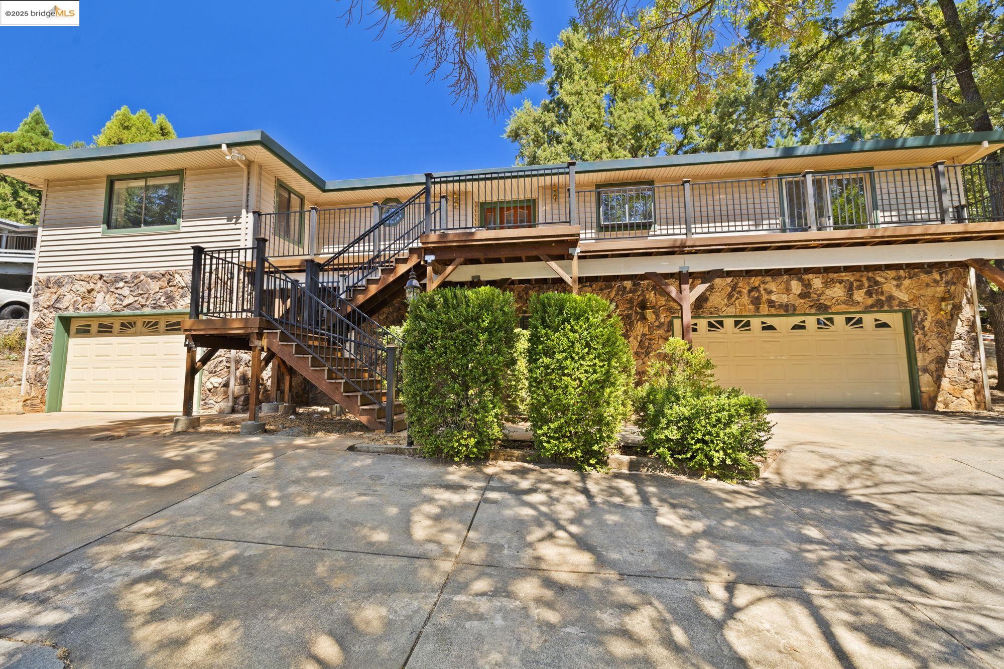 Detail Gallery Image 1 of 50 For 20059 Pleasant View Dr., Groveland,  CA 95321 - 3 Beds | 3 Baths