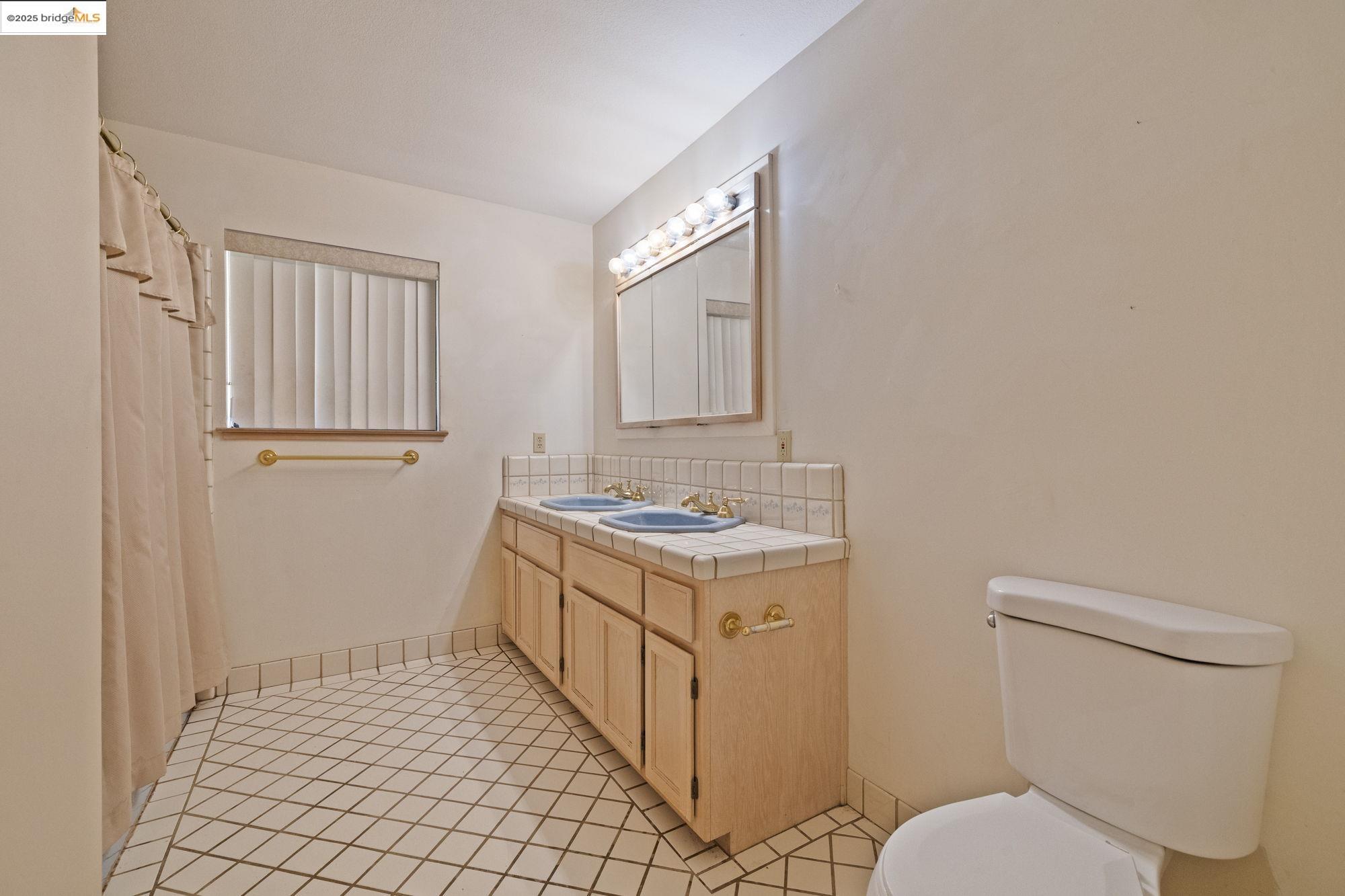 Detail Gallery Image 25 of 50 For 20059 Pleasant View Dr., Groveland,  CA 95321 - 3 Beds | 3 Baths