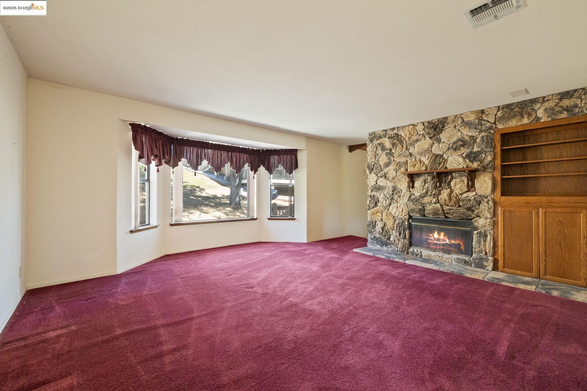 Detail Gallery Image 9 of 50 For 20059 Pleasant View Dr., Groveland,  CA 95321 - 3 Beds | 3 Baths