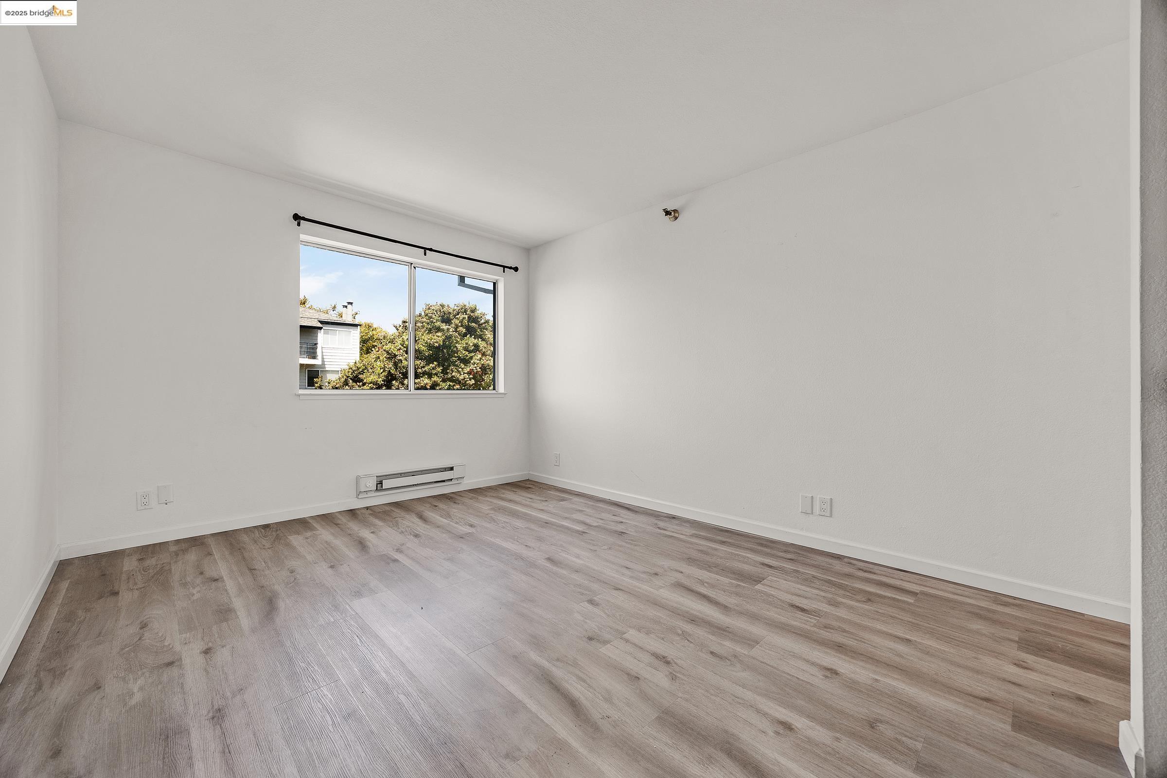 Photo #4: 41108390 Listing 