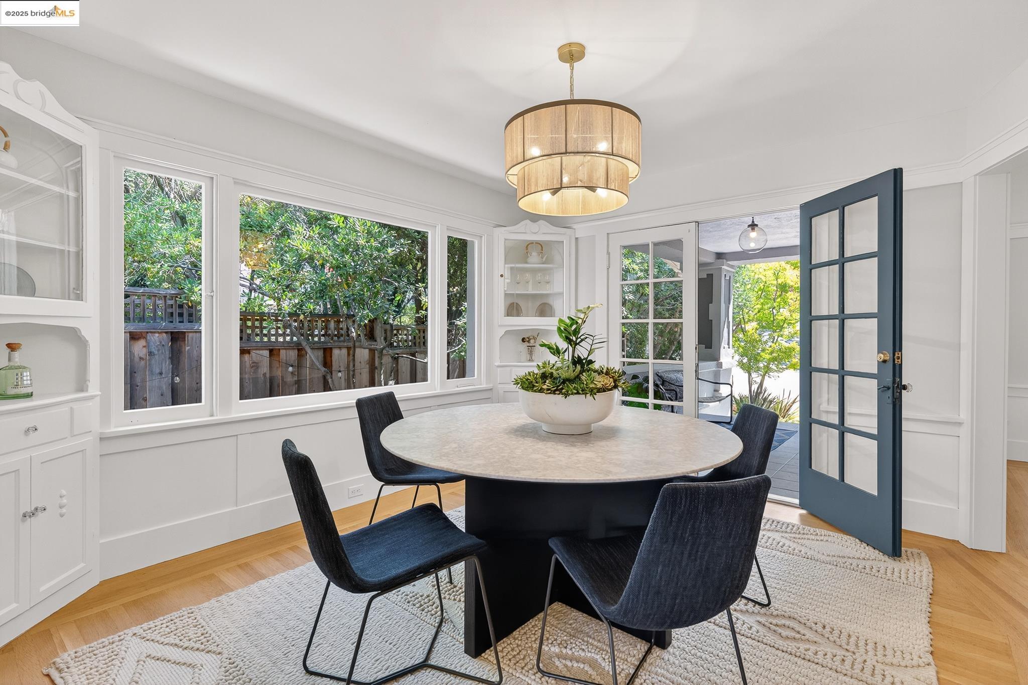 Detail Gallery Image 11 of 50 For 155 Arbor Dr, Piedmont,  CA 94610 - 3 Beds | 2 Baths