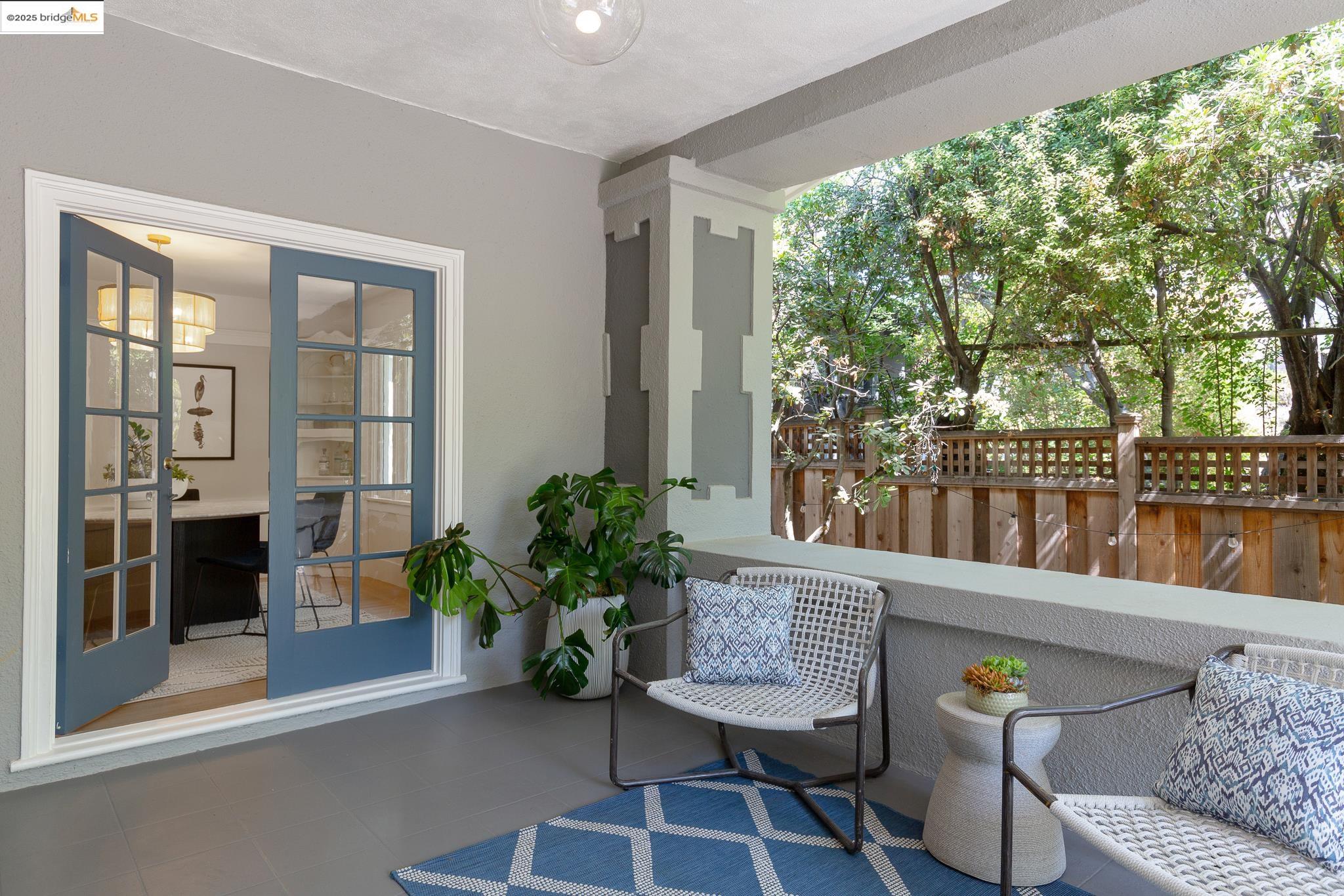 Detail Gallery Image 12 of 50 For 155 Arbor Dr, Piedmont,  CA 94610 - 3 Beds | 2 Baths