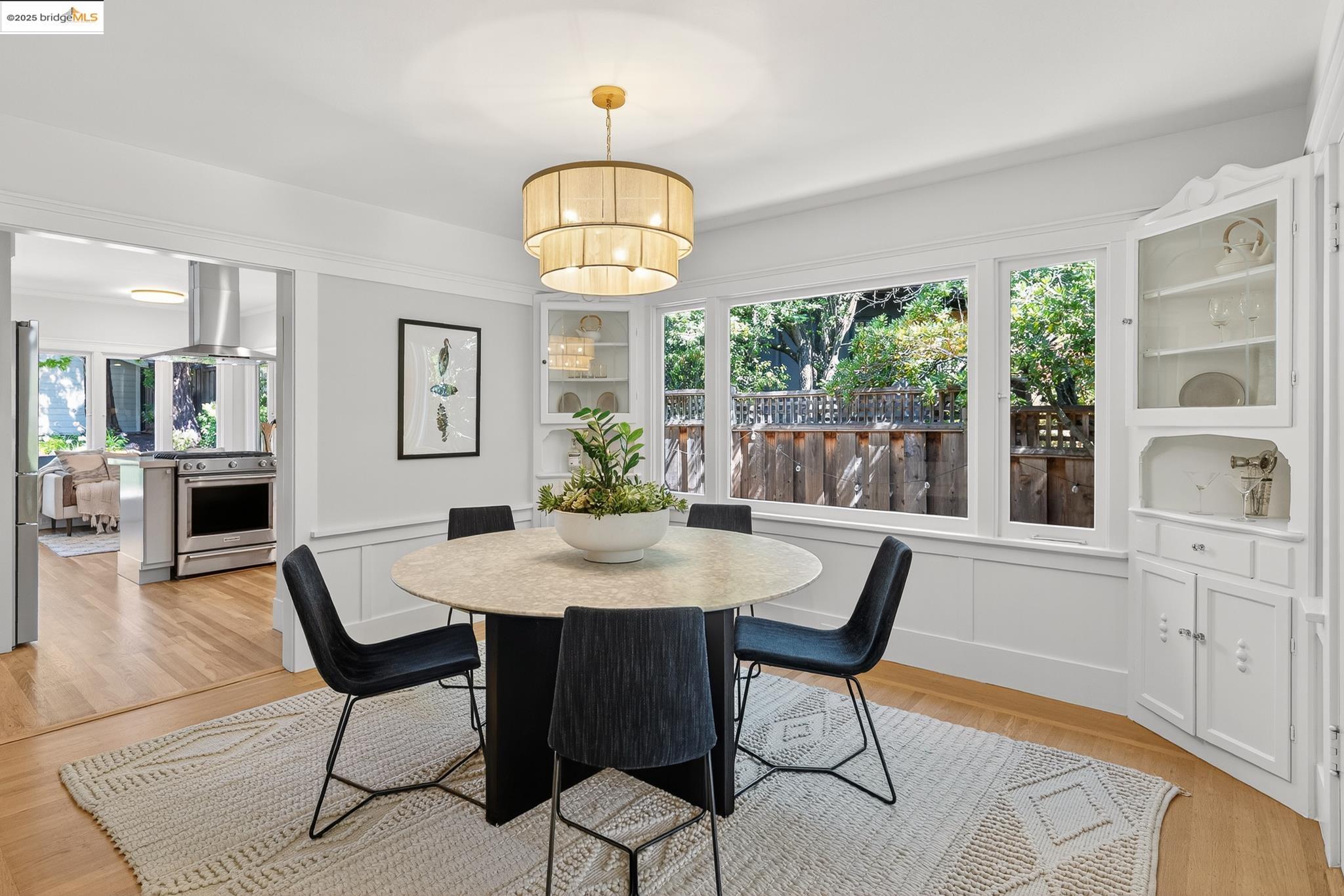 Detail Gallery Image 13 of 50 For 155 Arbor Dr, Piedmont,  CA 94610 - 3 Beds | 2 Baths