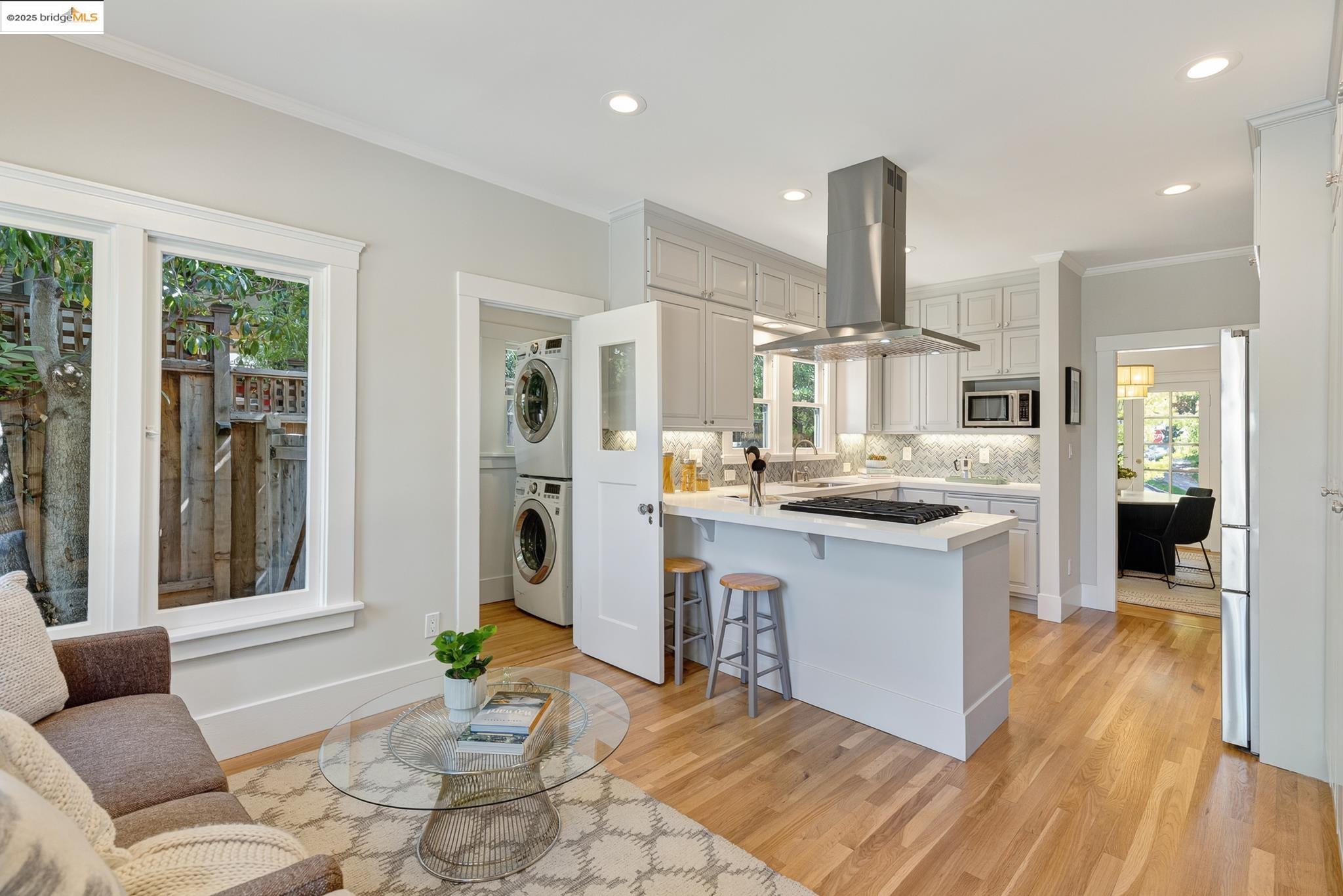 Detail Gallery Image 18 of 50 For 155 Arbor Dr, Piedmont,  CA 94610 - 3 Beds | 2 Baths