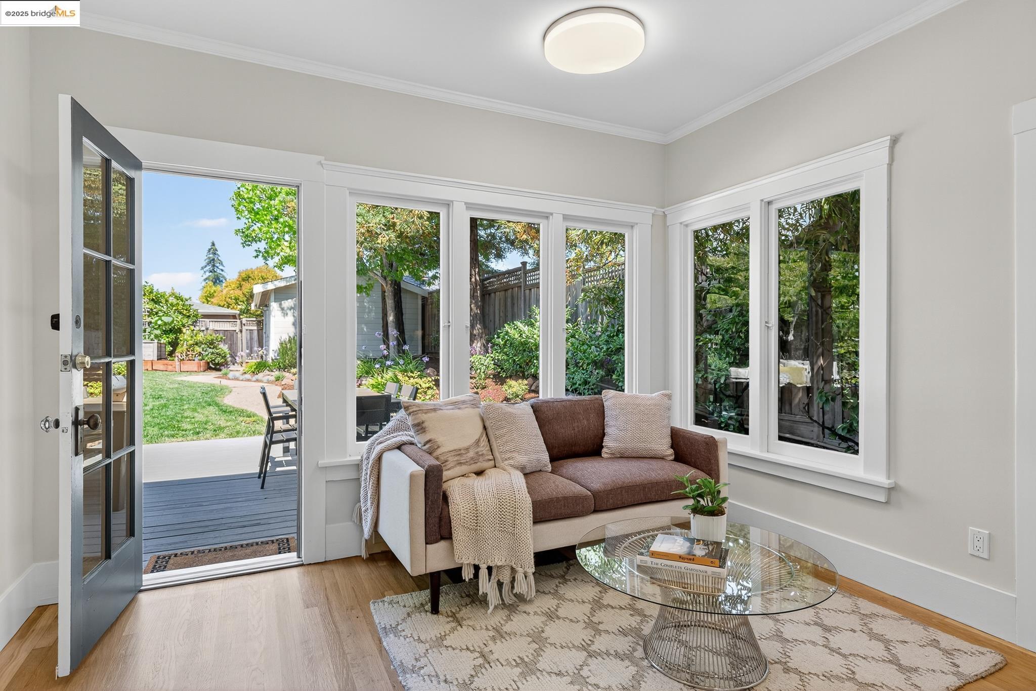 Detail Gallery Image 19 of 50 For 155 Arbor Dr, Piedmont,  CA 94610 - 3 Beds | 2 Baths