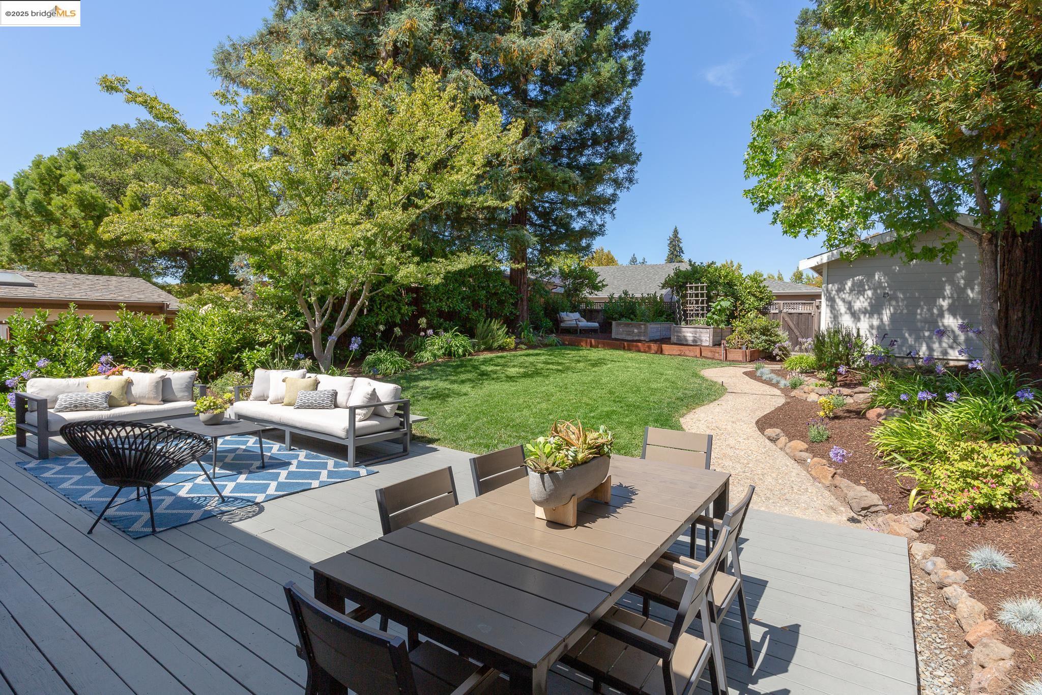 Detail Gallery Image 21 of 50 For 155 Arbor Dr, Piedmont,  CA 94610 - 3 Beds | 2 Baths