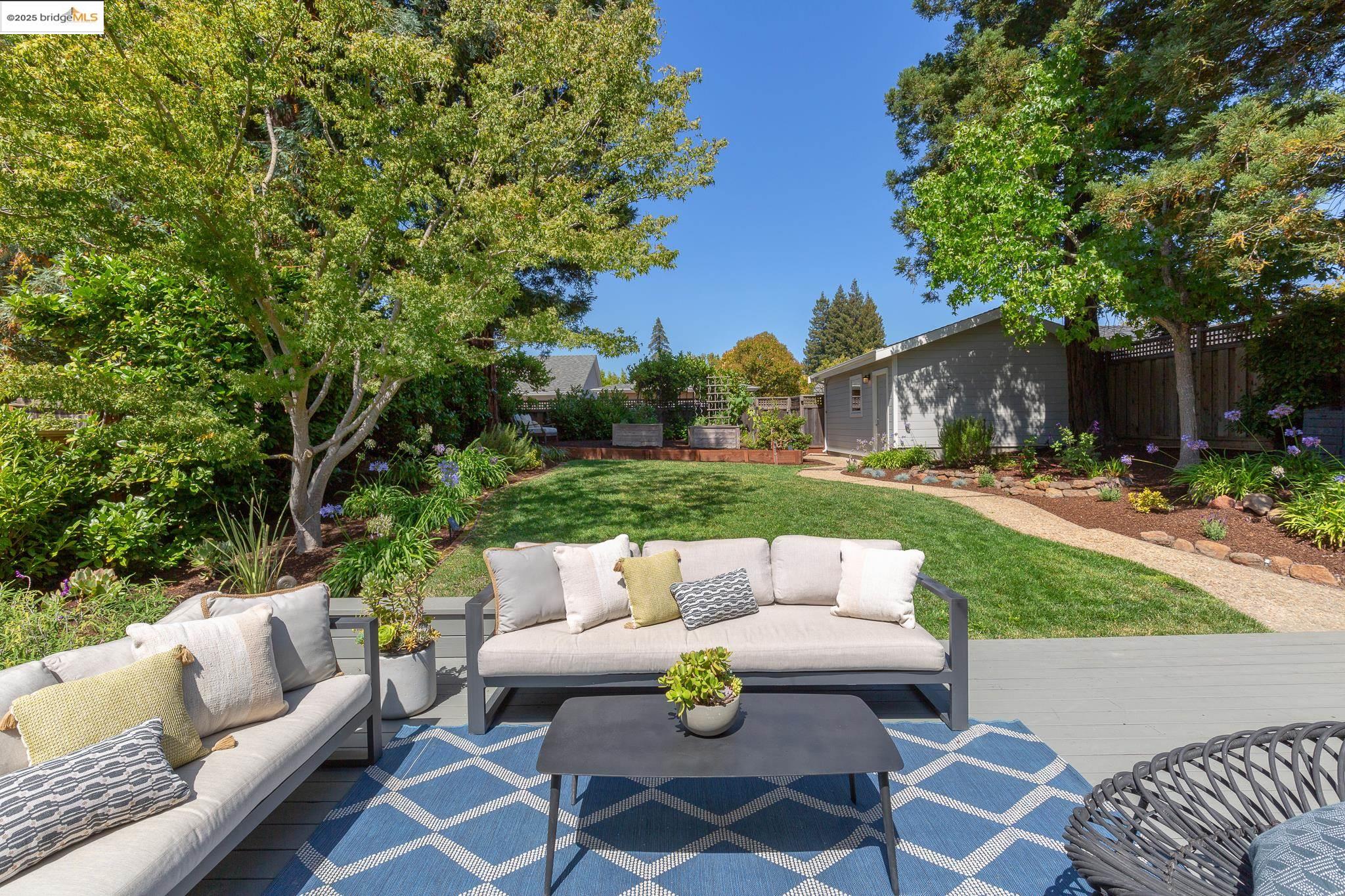Detail Gallery Image 23 of 50 For 155 Arbor Dr, Piedmont,  CA 94610 - 3 Beds | 2 Baths