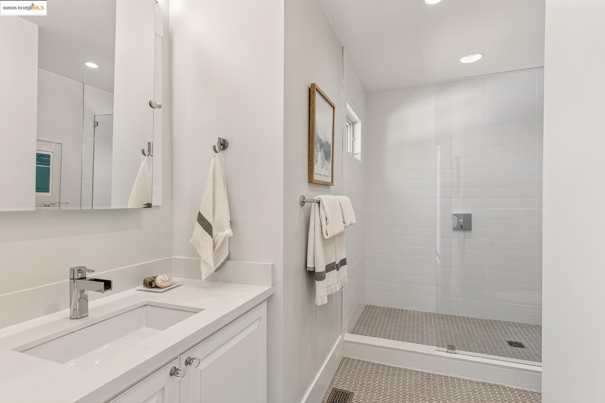 Detail Gallery Image 27 of 50 For 155 Arbor Dr, Piedmont,  CA 94610 - 3 Beds | 2 Baths