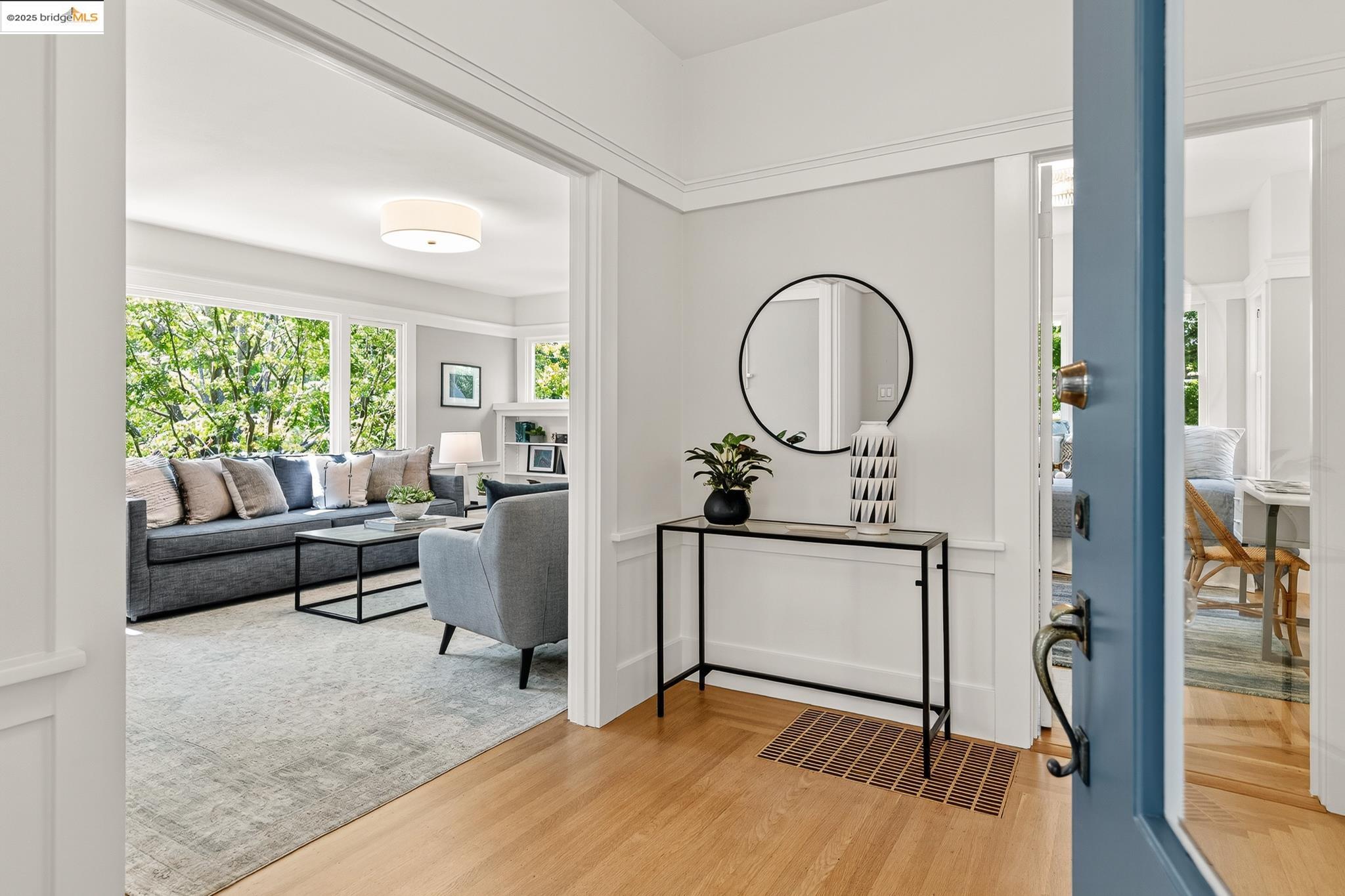 Detail Gallery Image 4 of 50 For 155 Arbor Dr, Piedmont,  CA 94610 - 3 Beds | 2 Baths