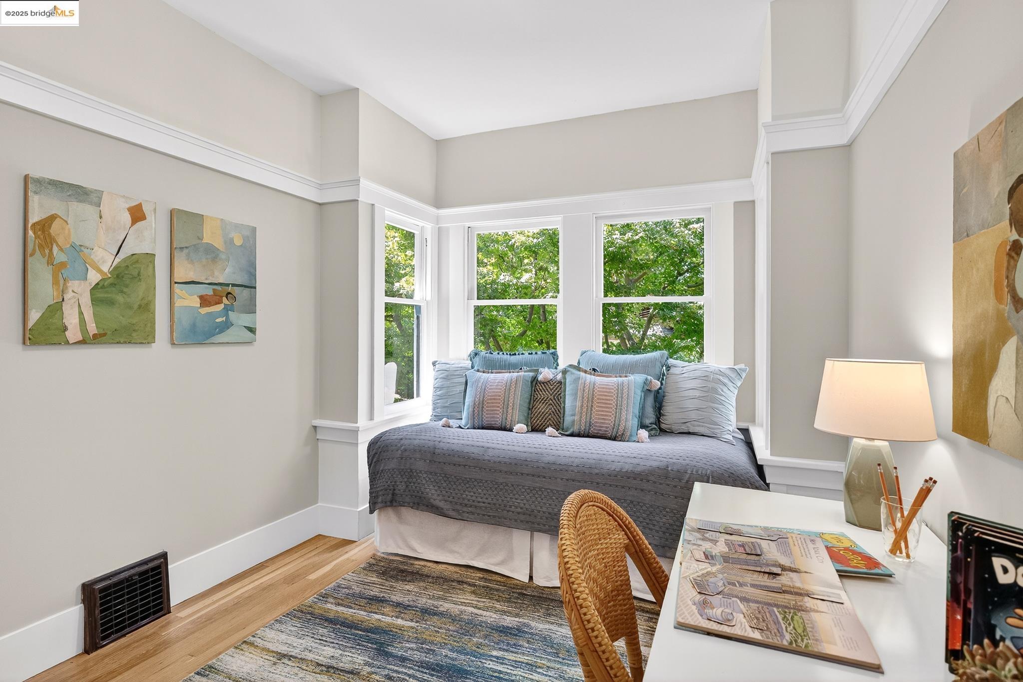 Detail Gallery Image 32 of 50 For 155 Arbor Dr, Piedmont,  CA 94610 - 3 Beds | 2 Baths