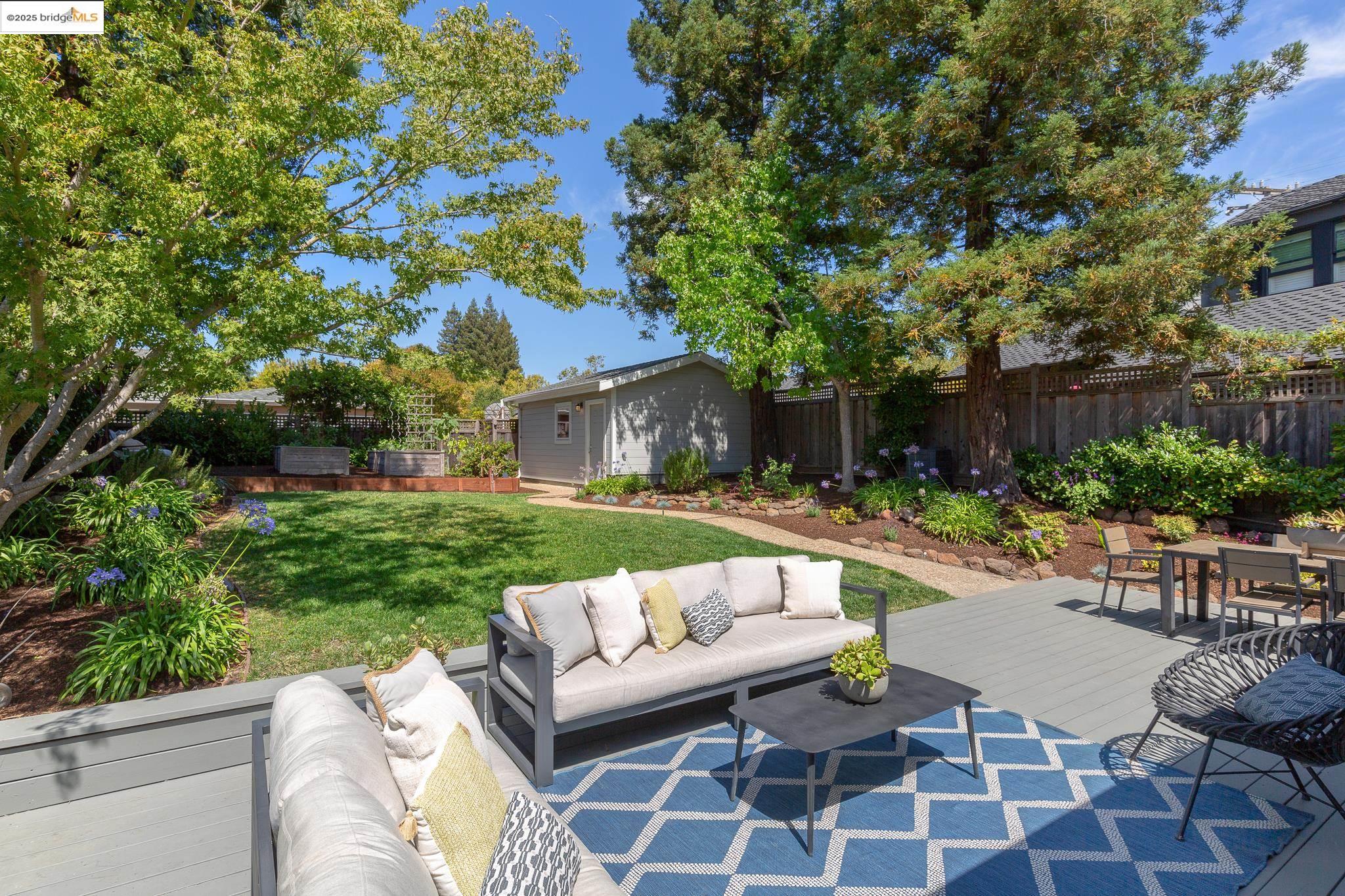 Detail Gallery Image 35 of 50 For 155 Arbor Dr, Piedmont,  CA 94610 - 3 Beds | 2 Baths