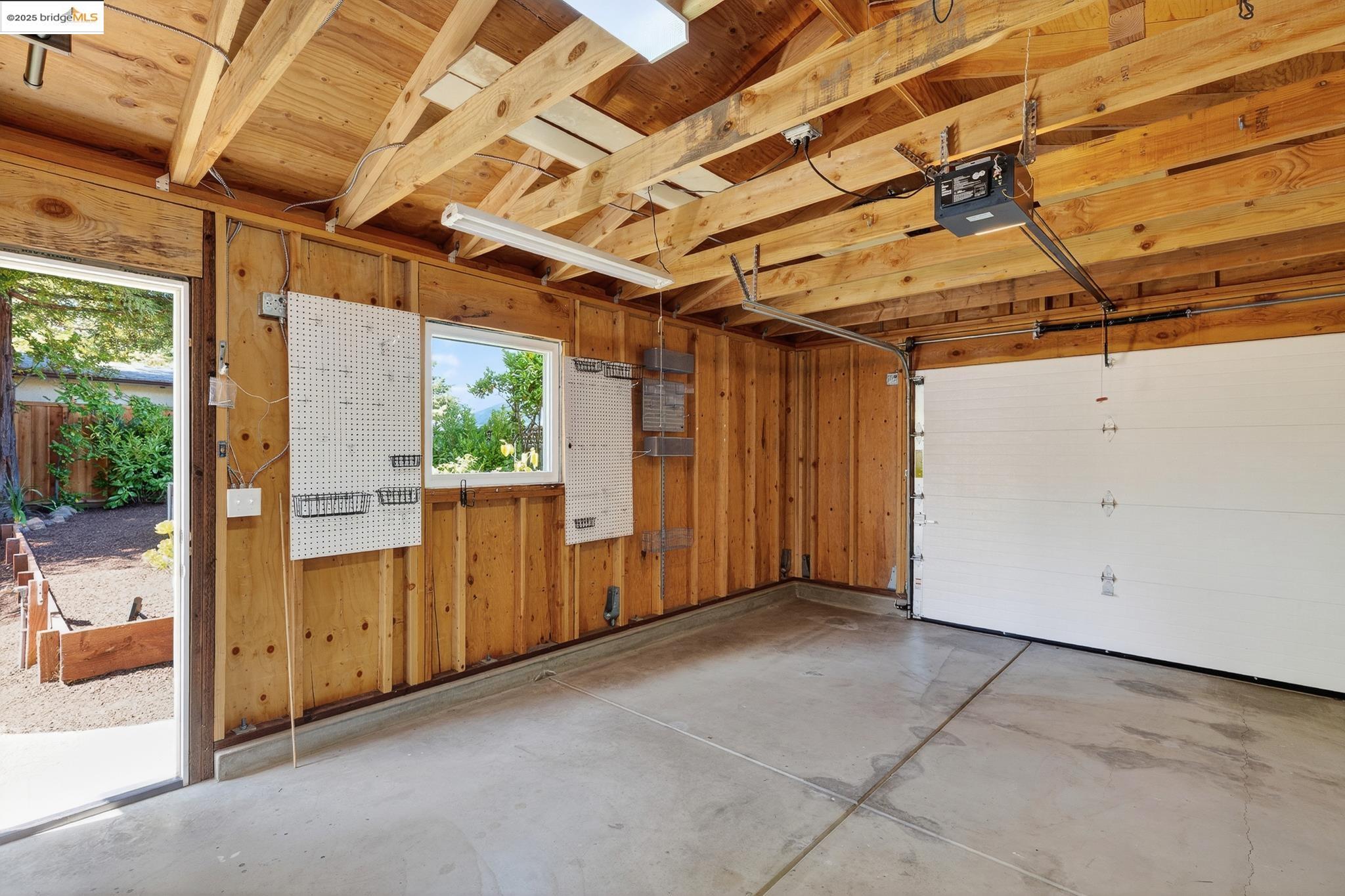 Detail Gallery Image 44 of 50 For 155 Arbor Dr, Piedmont,  CA 94610 - 3 Beds | 2 Baths