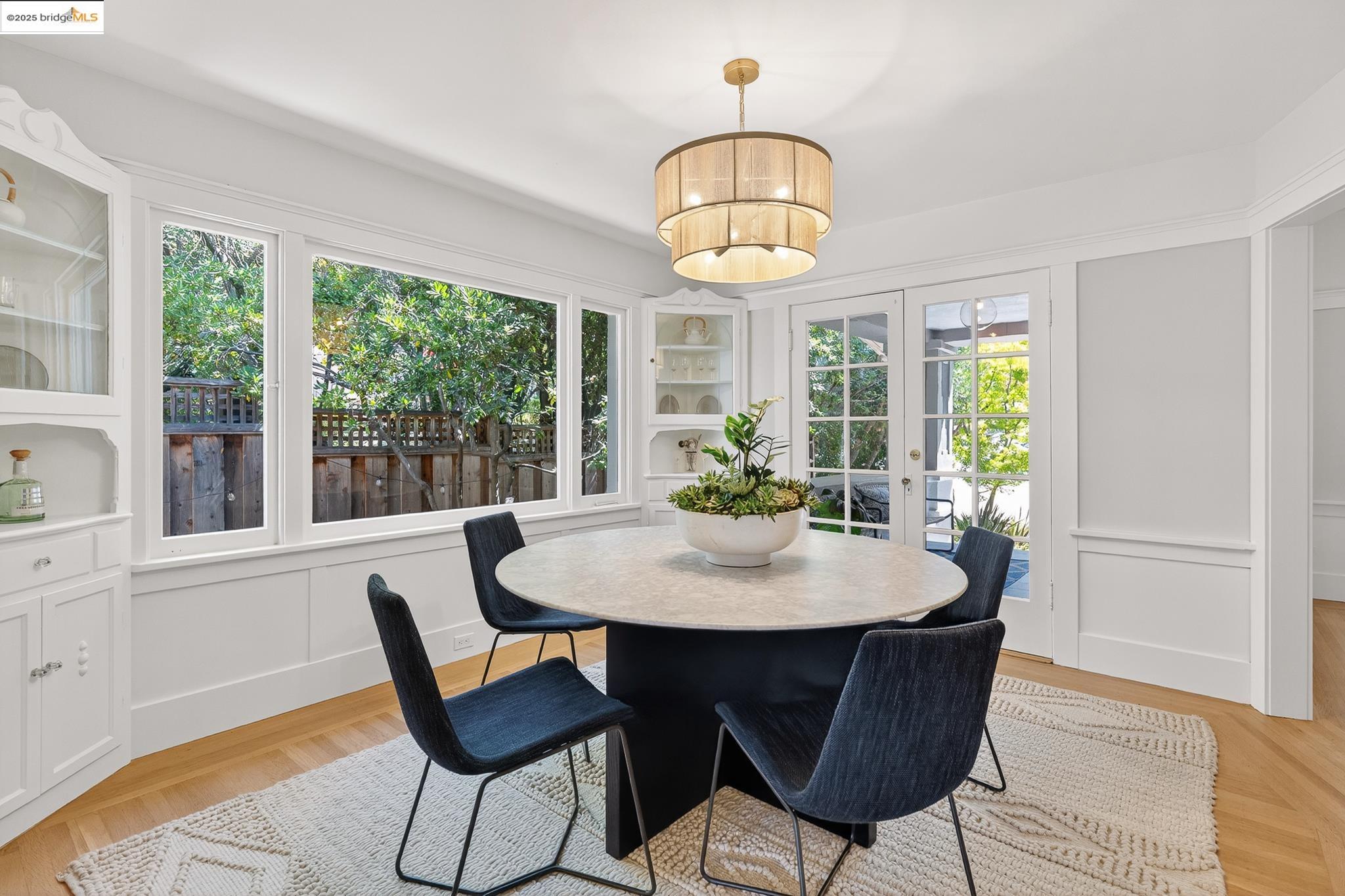 Detail Gallery Image 10 of 50 For 155 Arbor Dr, Piedmont,  CA 94610 - 3 Beds | 2 Baths