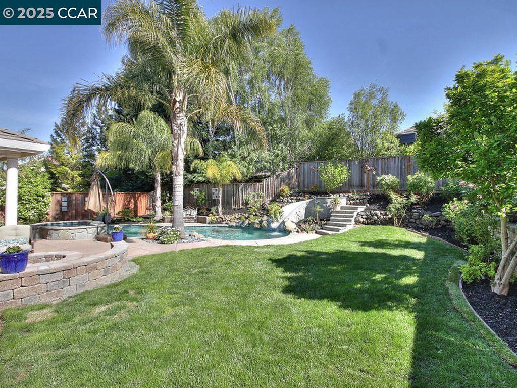 Detail Gallery Image 2 of 30 For 60 Foster Dr, San Ramon,  CA 94583 - 5 Beds | 3 Baths