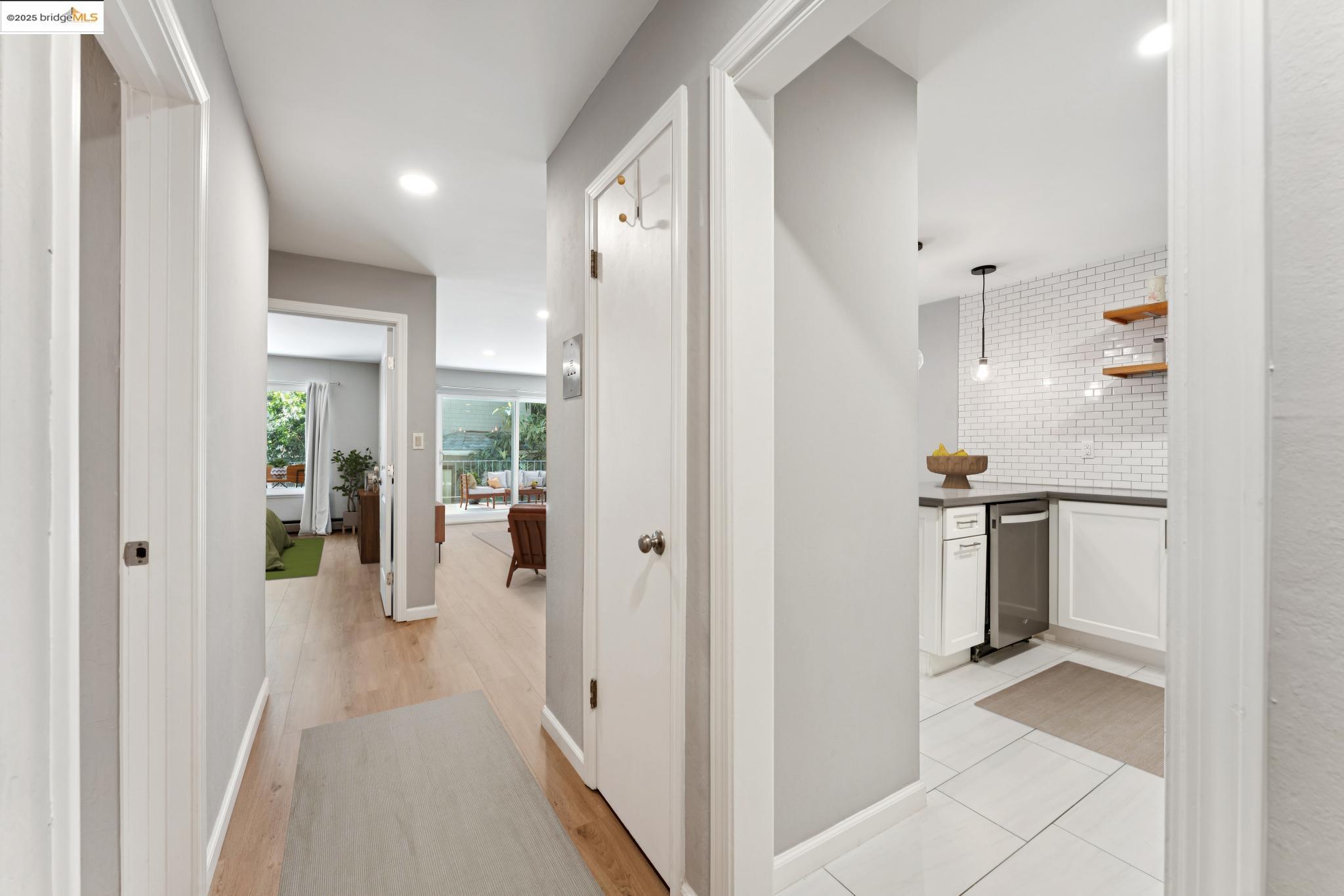 Photo #8: 41108398 Listing: Photo #8