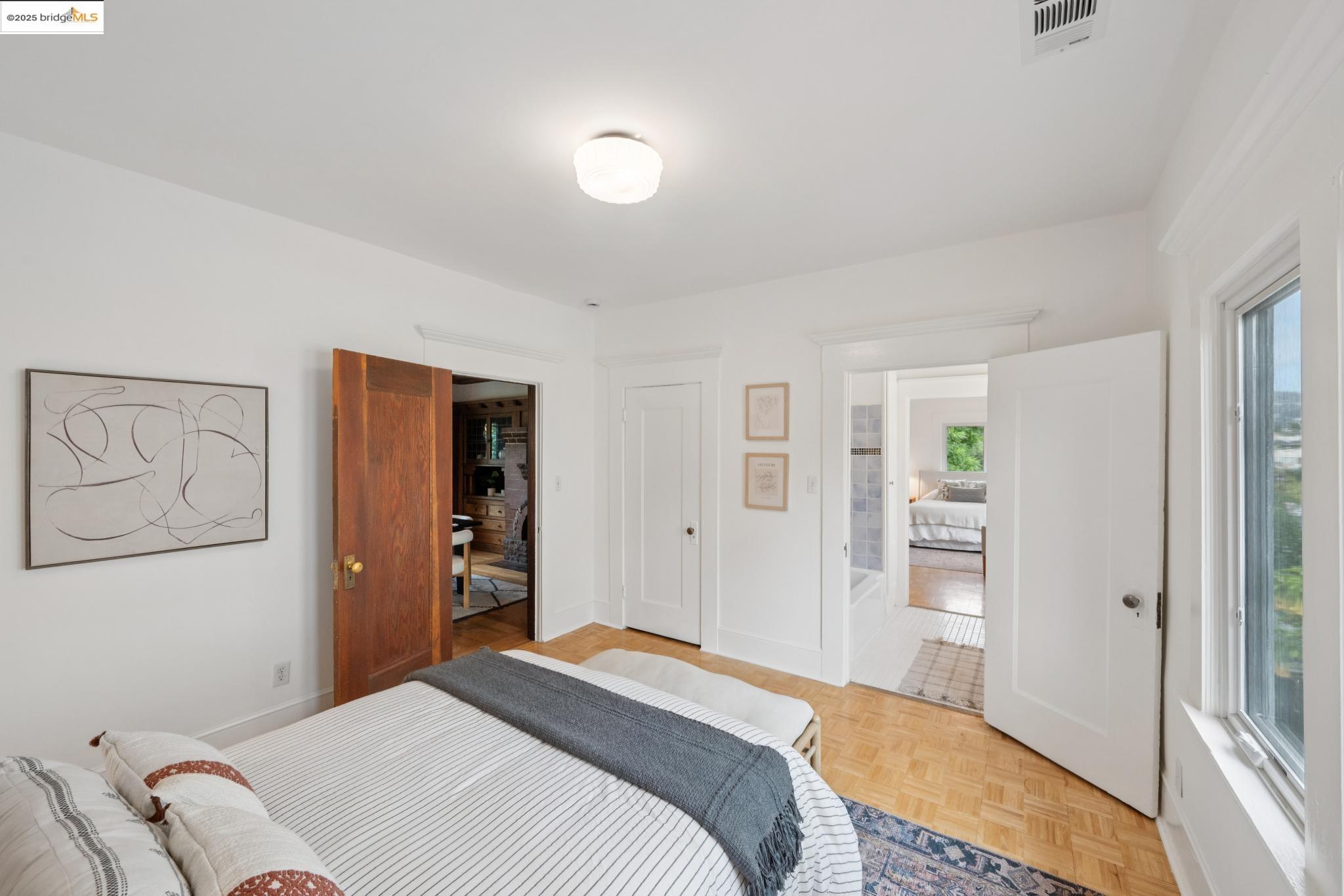 Detail Gallery Image 18 of 45 For 2114 E 30th St, Oakland,  CA 94606 - 3 Beds | 2 Baths