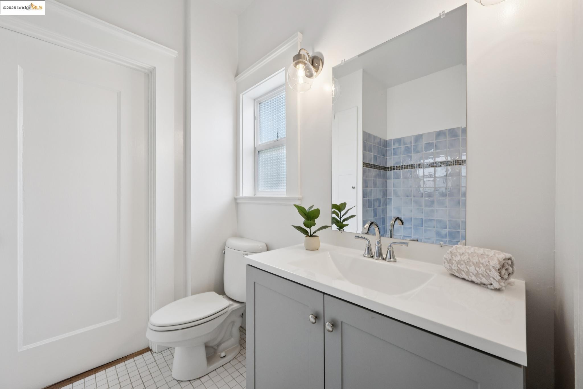 Detail Gallery Image 19 of 45 For 2114 E 30th St, Oakland,  CA 94606 - 3 Beds | 2 Baths