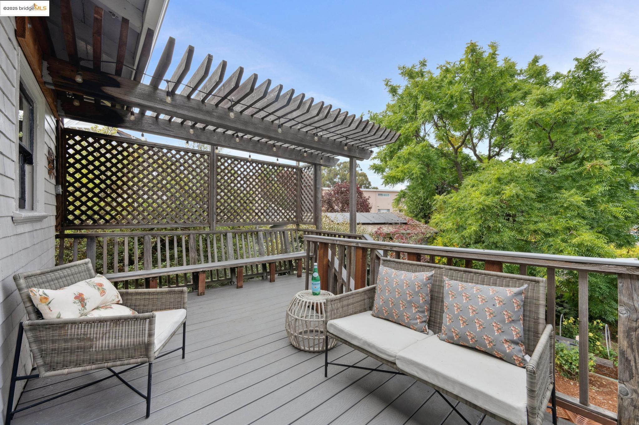 Detail Gallery Image 25 of 45 For 2114 E 30th St, Oakland,  CA 94606 - 3 Beds | 2 Baths