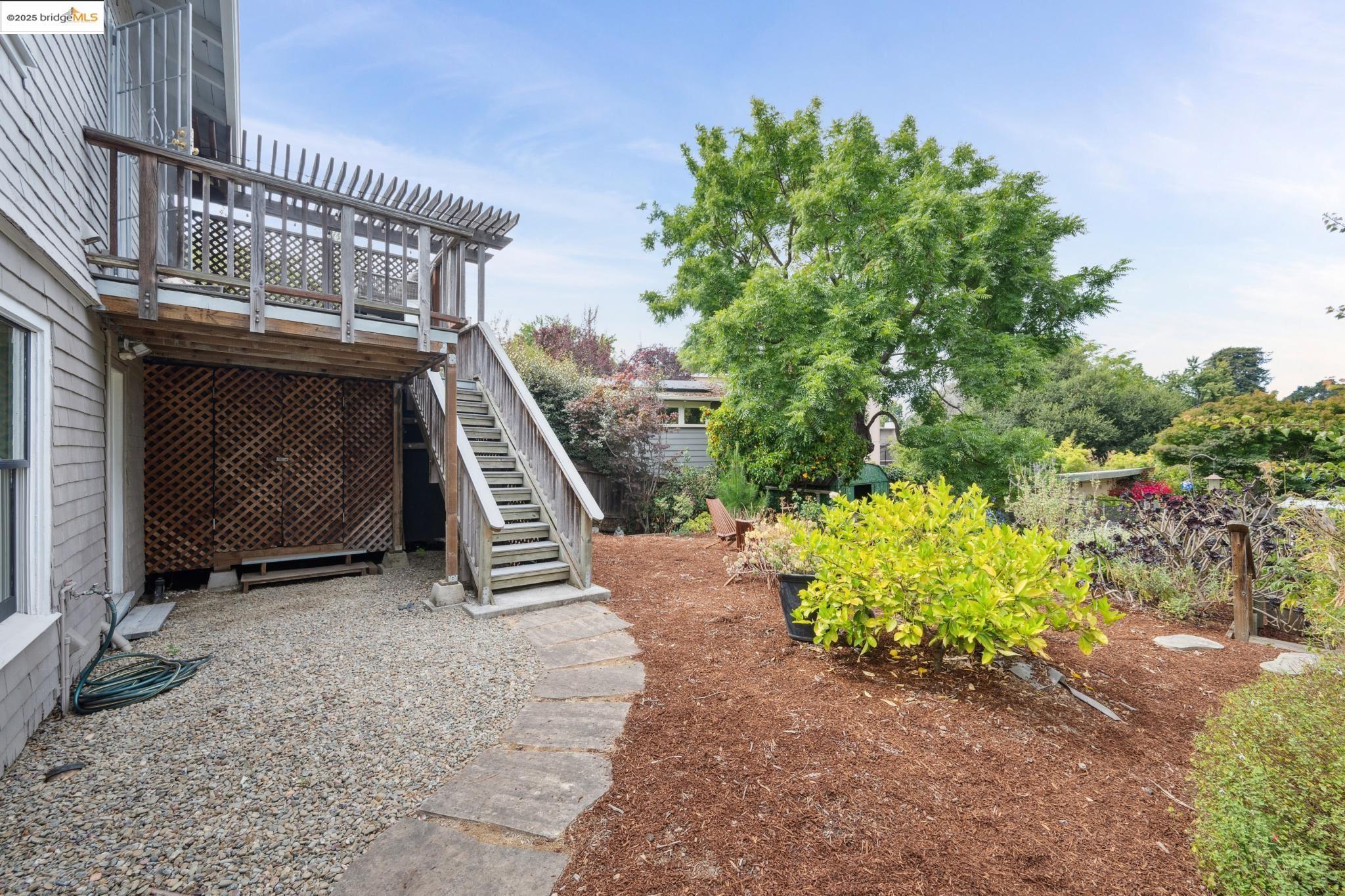 Detail Gallery Image 28 of 45 For 2114 E 30th St, Oakland,  CA 94606 - 3 Beds | 2 Baths