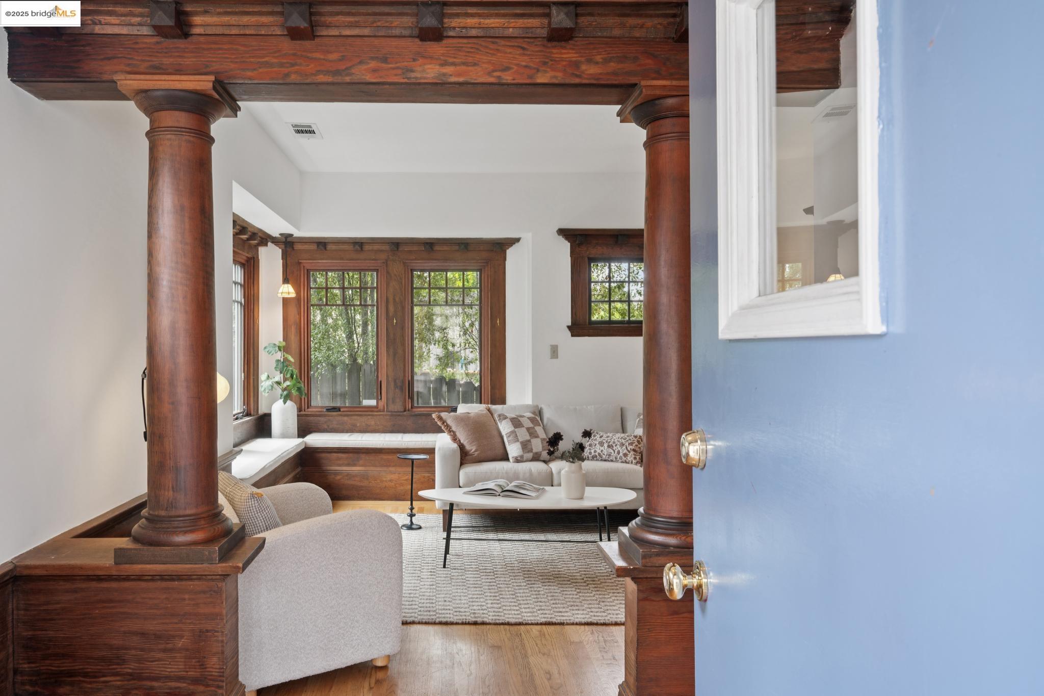 Detail Gallery Image 4 of 45 For 2114 E 30th St, Oakland,  CA 94606 - 3 Beds | 2 Baths