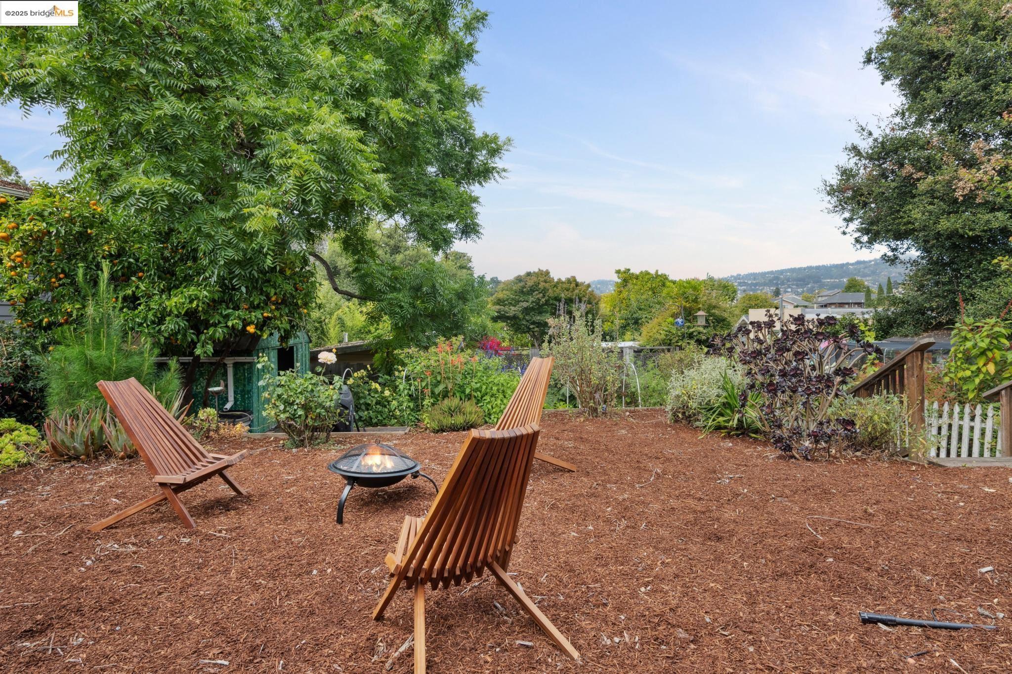 Detail Gallery Image 42 of 45 For 2114 E 30th St, Oakland,  CA 94606 - 3 Beds | 2 Baths