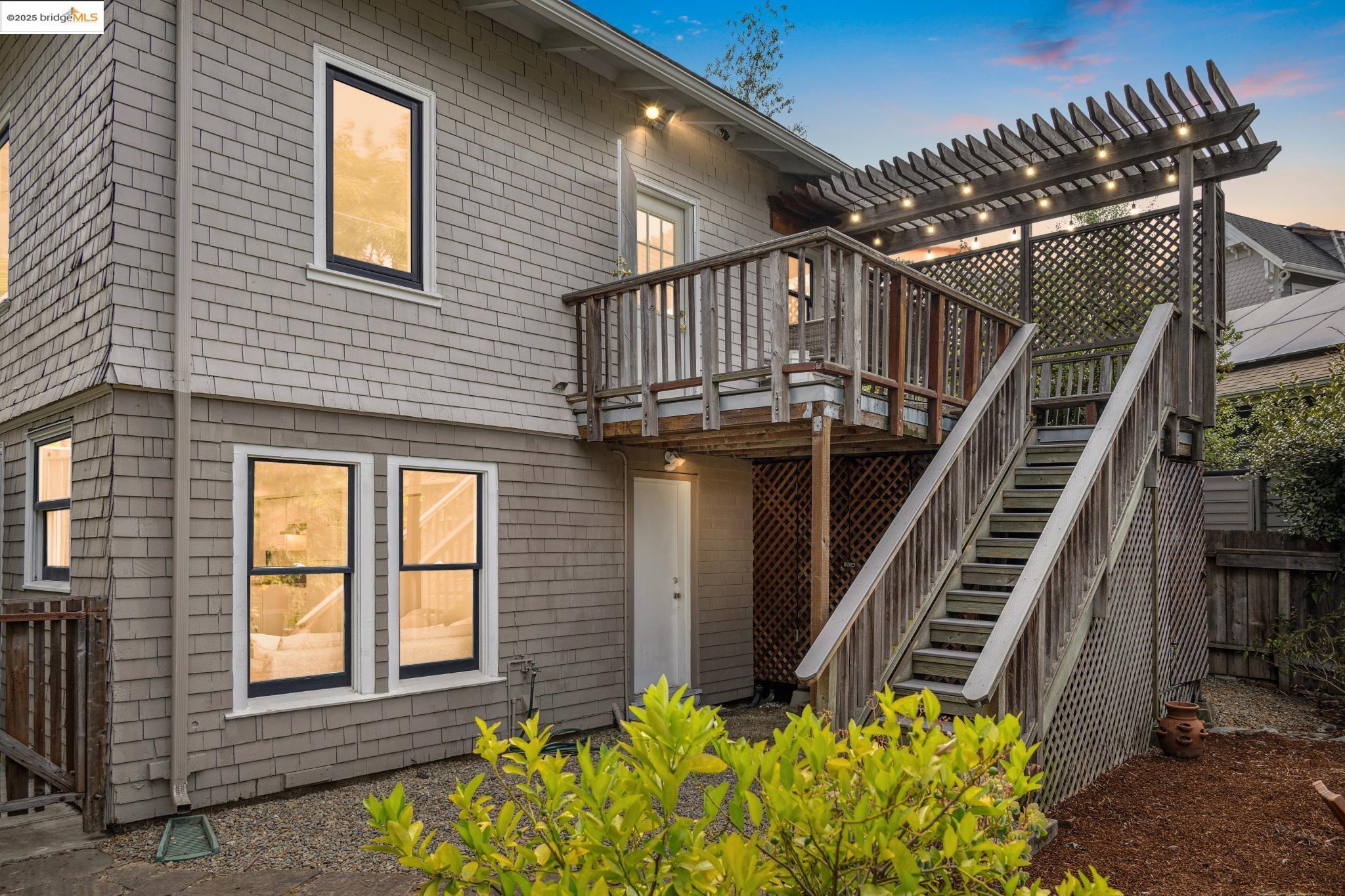 Detail Gallery Image 43 of 45 For 2114 E 30th St, Oakland,  CA 94606 - 3 Beds | 2 Baths