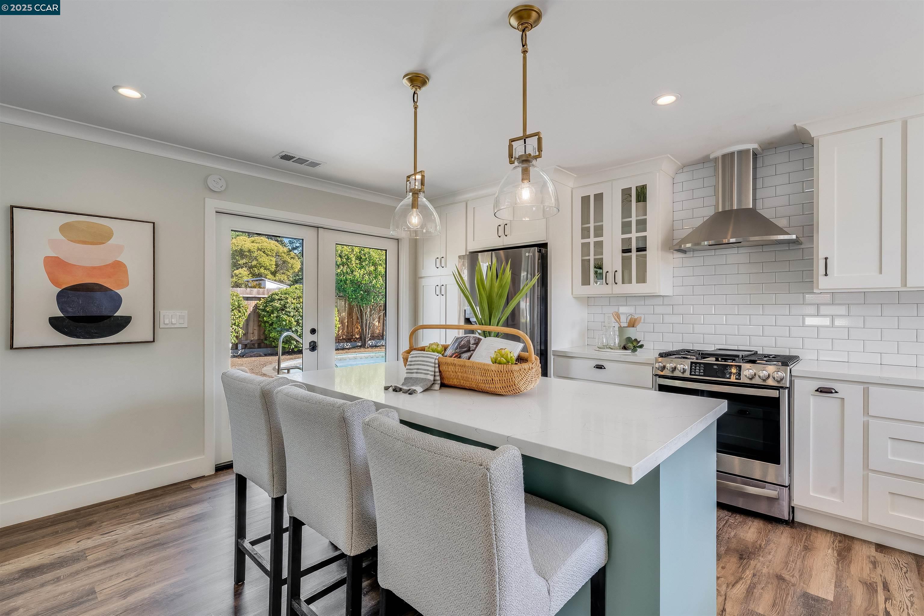Detail Gallery Image 8 of 22 For 3212 Oxford Pl, Concord,  CA 94518 - 3 Beds | 2 Baths