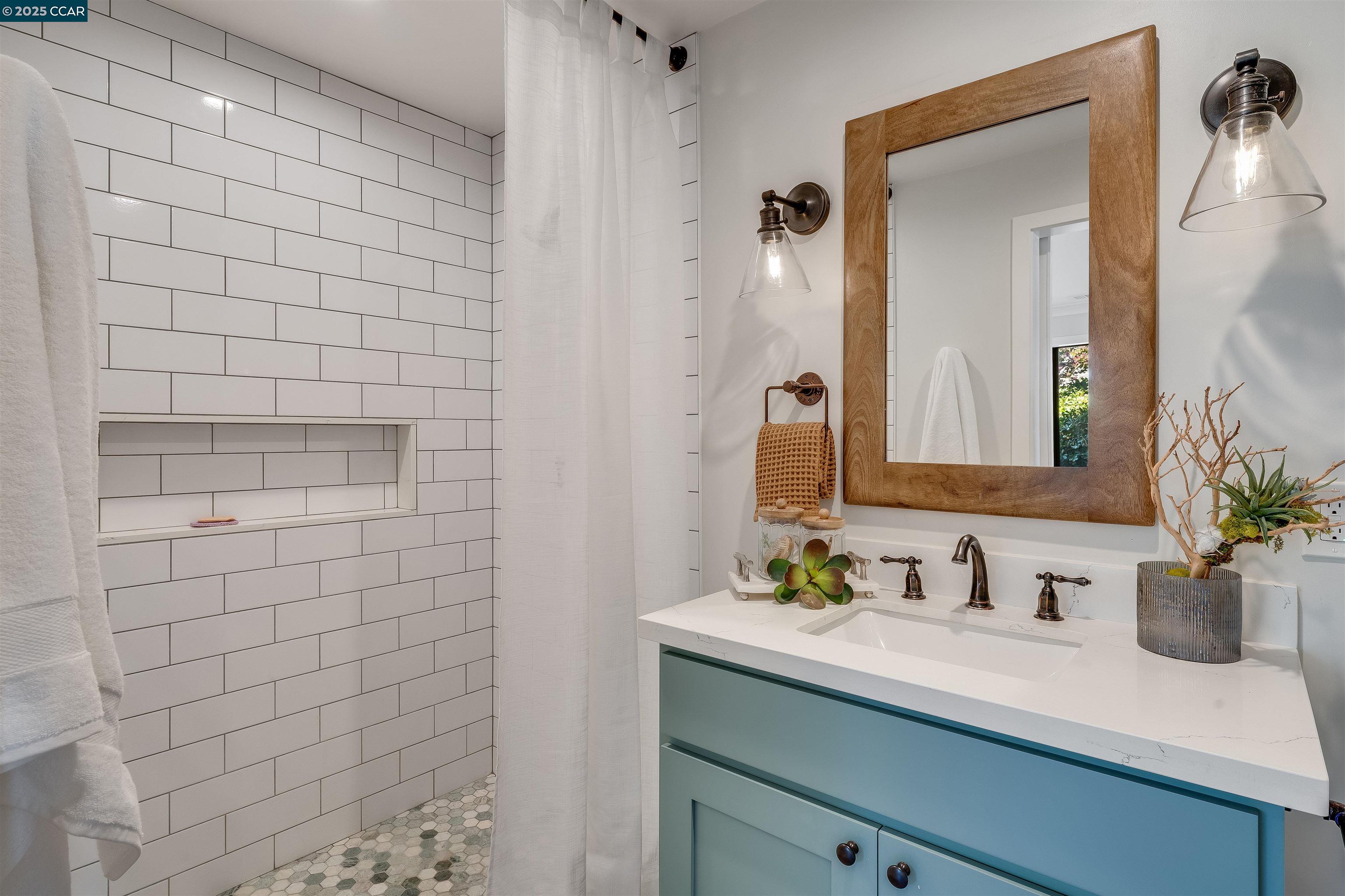 Detail Gallery Image 10 of 22 For 3212 Oxford Pl, Concord,  CA 94518 - 3 Beds | 2 Baths