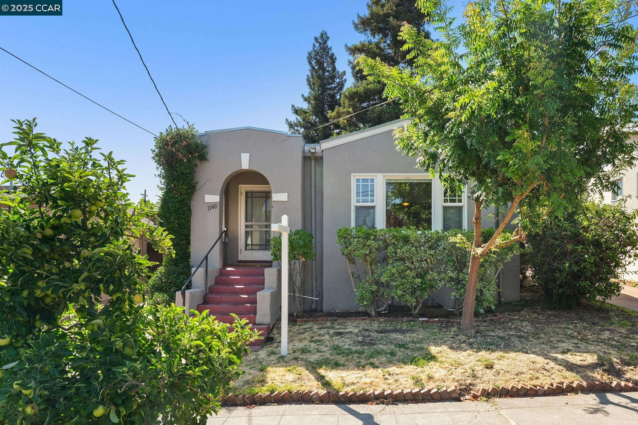 Detail Gallery Image 1 of 12 For 1140 Arreba St, Martinez,  CA 94553 - 2 Beds | 1 Baths