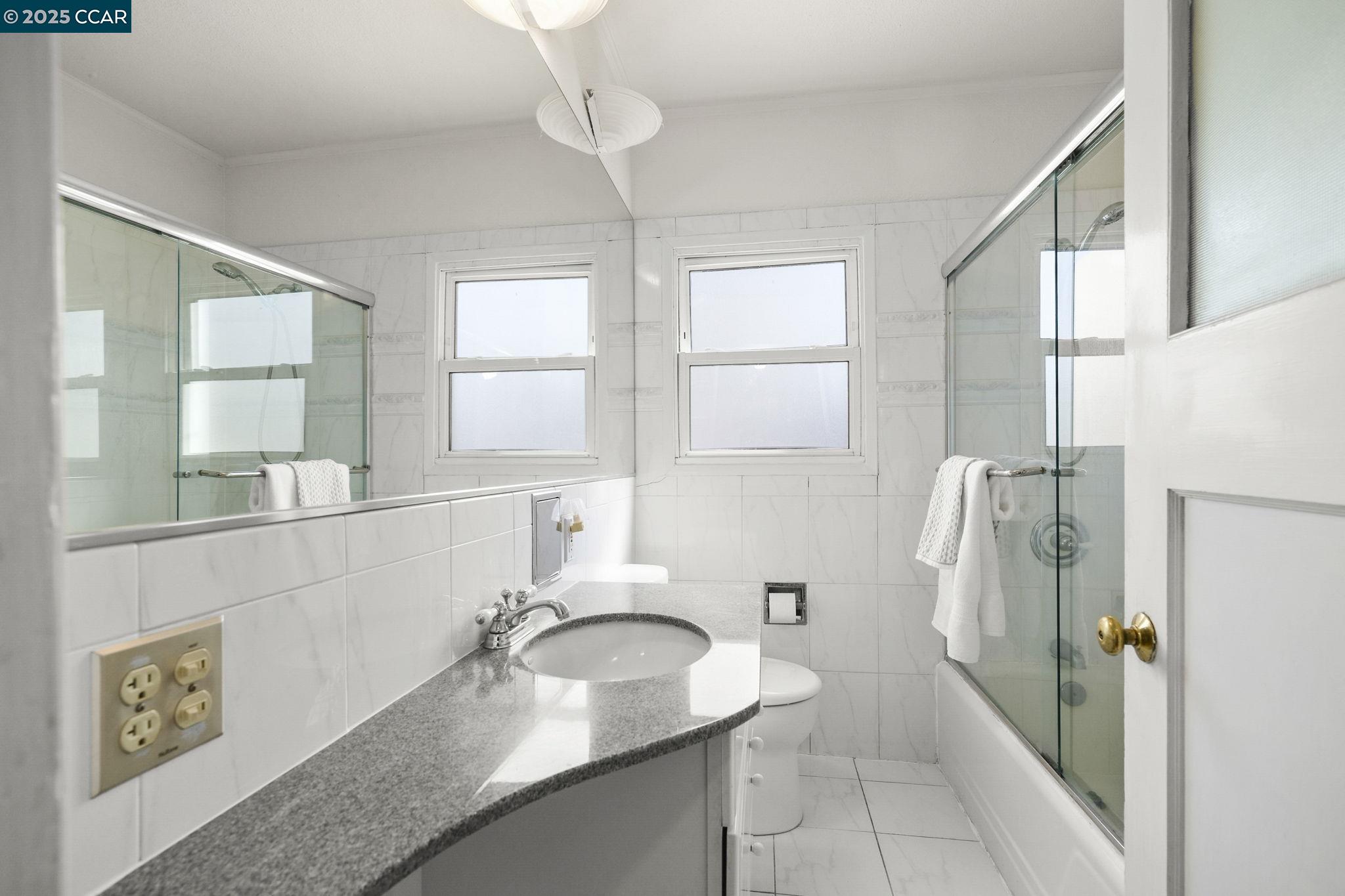 Detail Gallery Image 11 of 12 For 1140 Arreba St, Martinez,  CA 94553 - 2 Beds | 1 Baths
