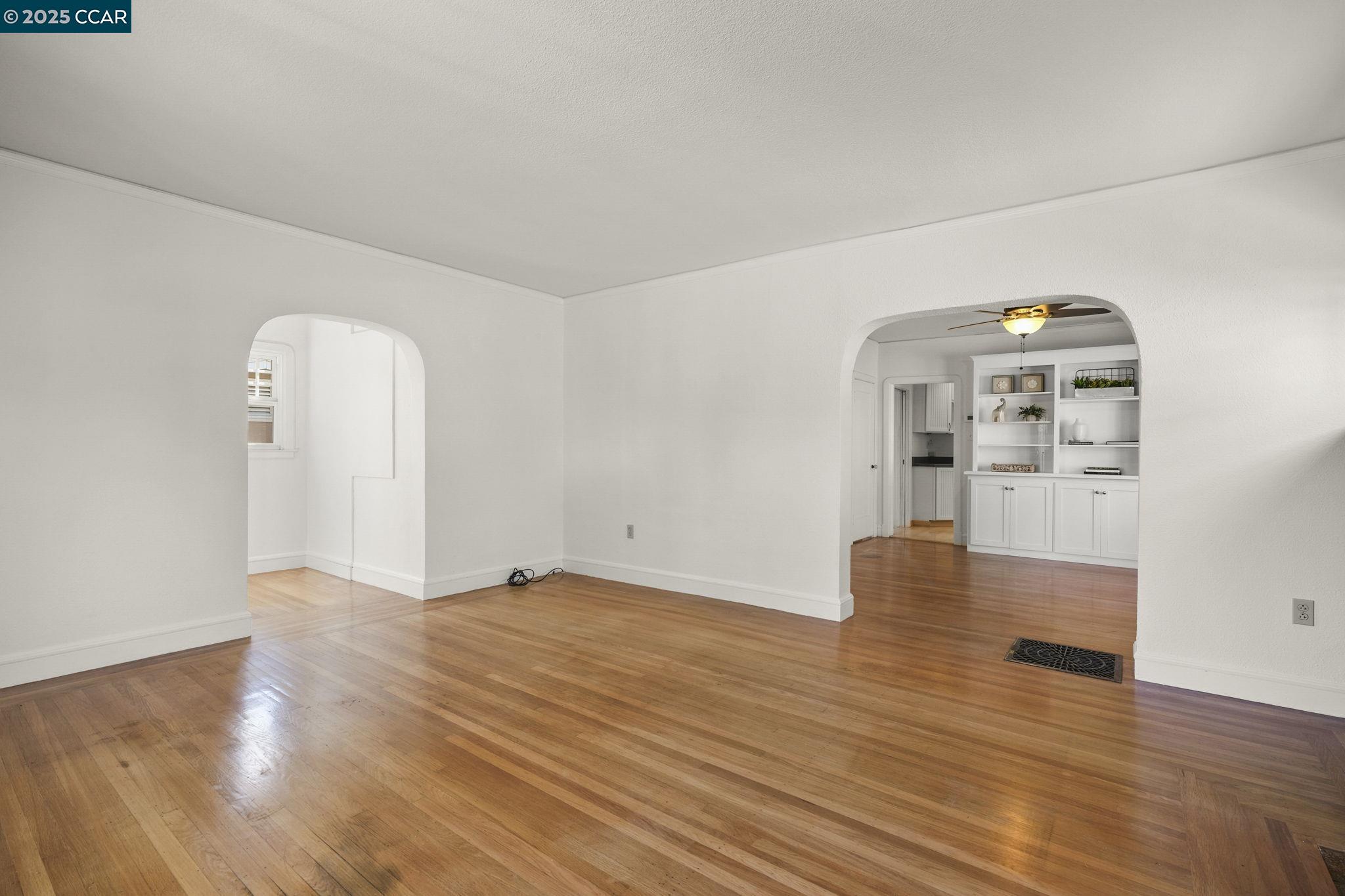 Detail Gallery Image 3 of 12 For 1140 Arreba St, Martinez,  CA 94553 - 2 Beds | 1 Baths