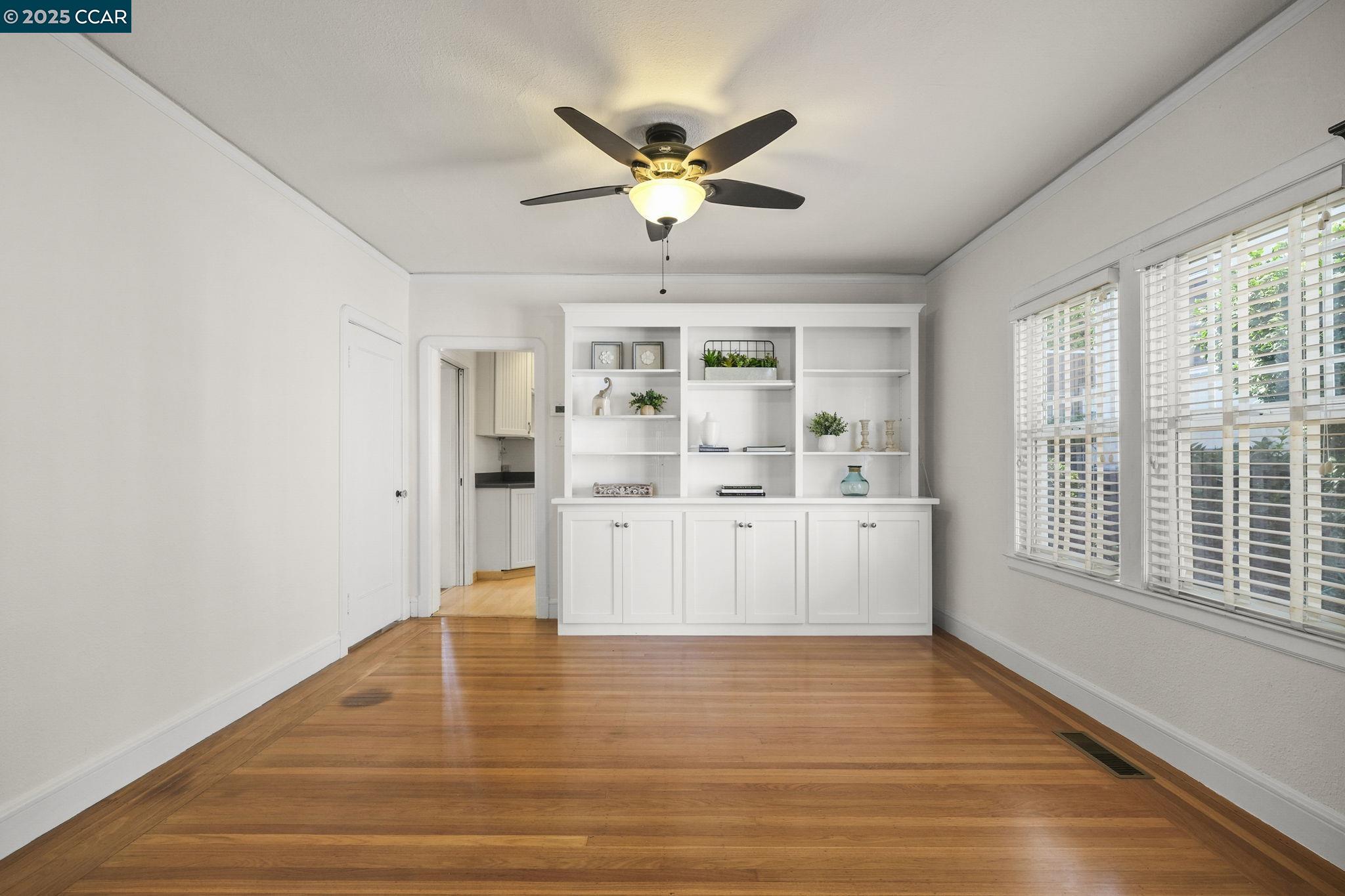 Detail Gallery Image 4 of 12 For 1140 Arreba St, Martinez,  CA 94553 - 2 Beds | 1 Baths