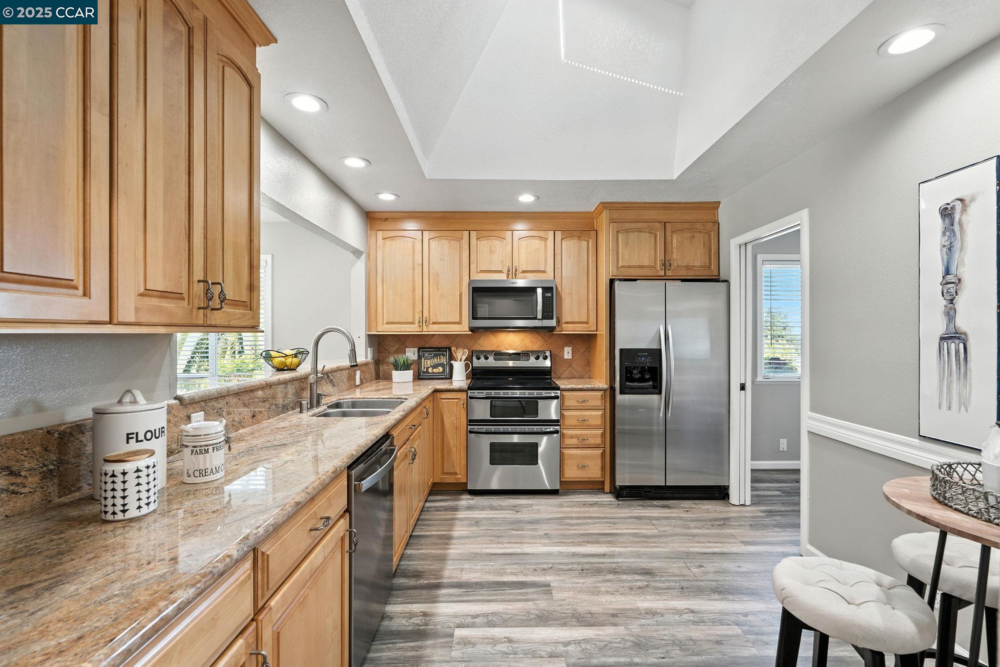 Detail Gallery Image 14 of 50 For 11448 Cresta Ln, Dublin,  CA 94568 - 4 Beds | 2 Baths