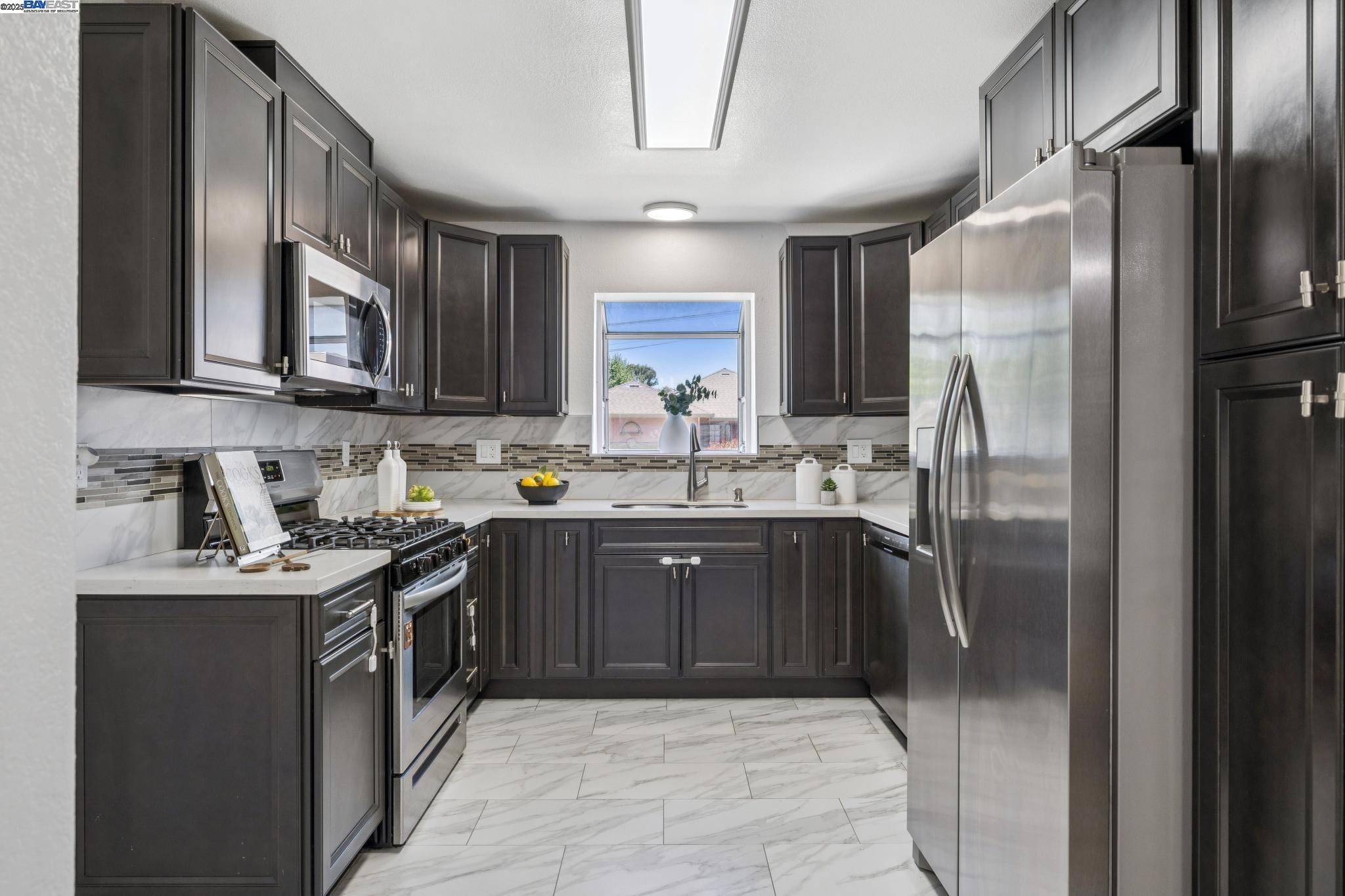 Detail Gallery Image 14 of 50 For 3287 Kelly St, Hayward,  CA 94541 - 4 Beds | 2 Baths