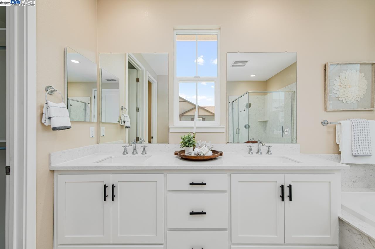 Detail Gallery Image 19 of 41 For 4069 Chalk Hill Way, Dublin,  CA 94568 - 3 Beds | 2/1 Baths