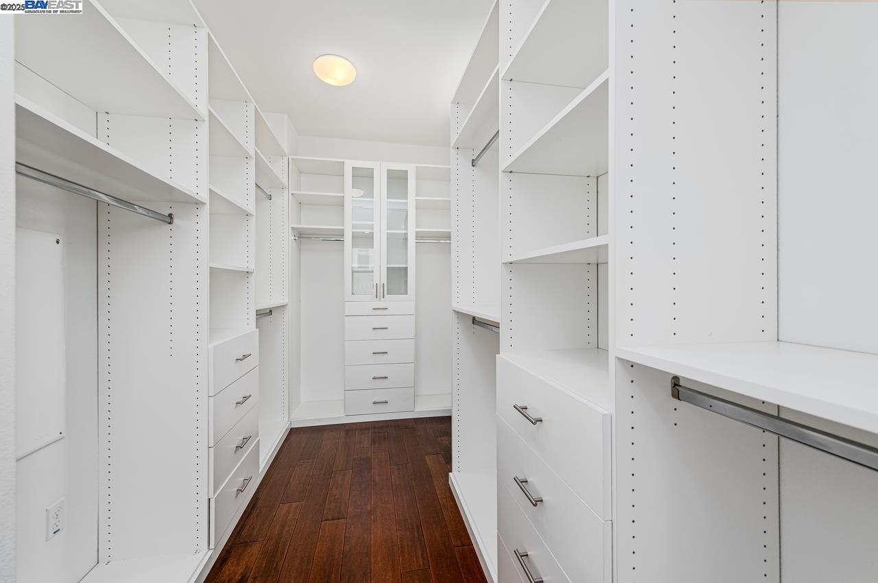 Detail Gallery Image 20 of 41 For 4069 Chalk Hill Way, Dublin,  CA 94568 - 3 Beds | 2/1 Baths