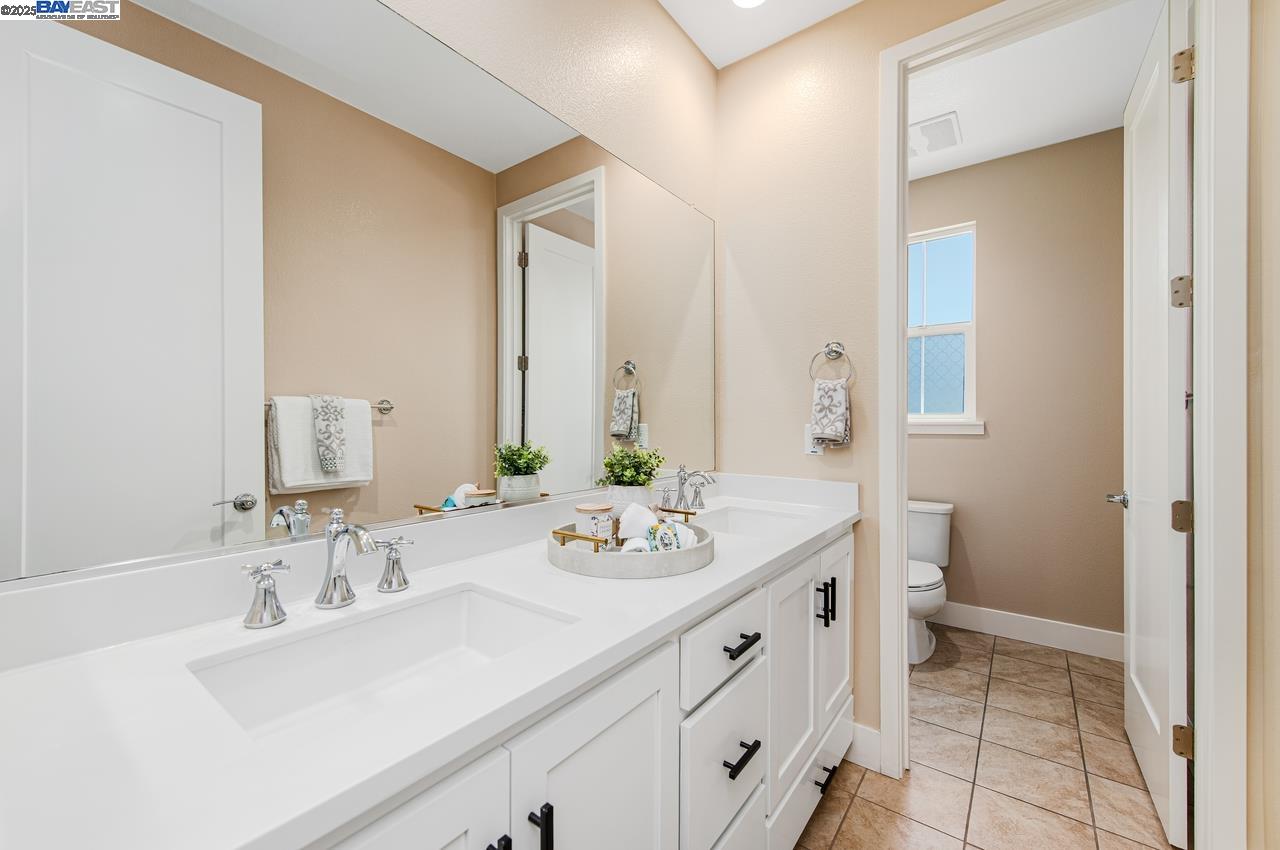 Detail Gallery Image 22 of 41 For 4069 Chalk Hill Way, Dublin,  CA 94568 - 3 Beds | 2/1 Baths