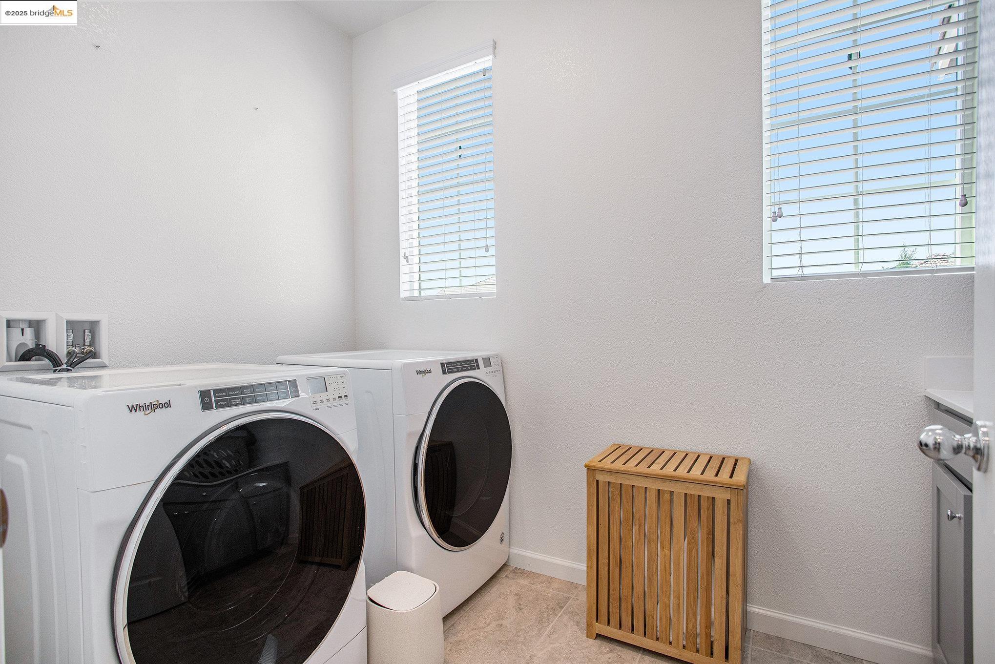 Detail Gallery Image 14 of 33 For 6476 Dan Havicus Dr, Tracy,  CA 95377 - 4 Beds | 3 Baths