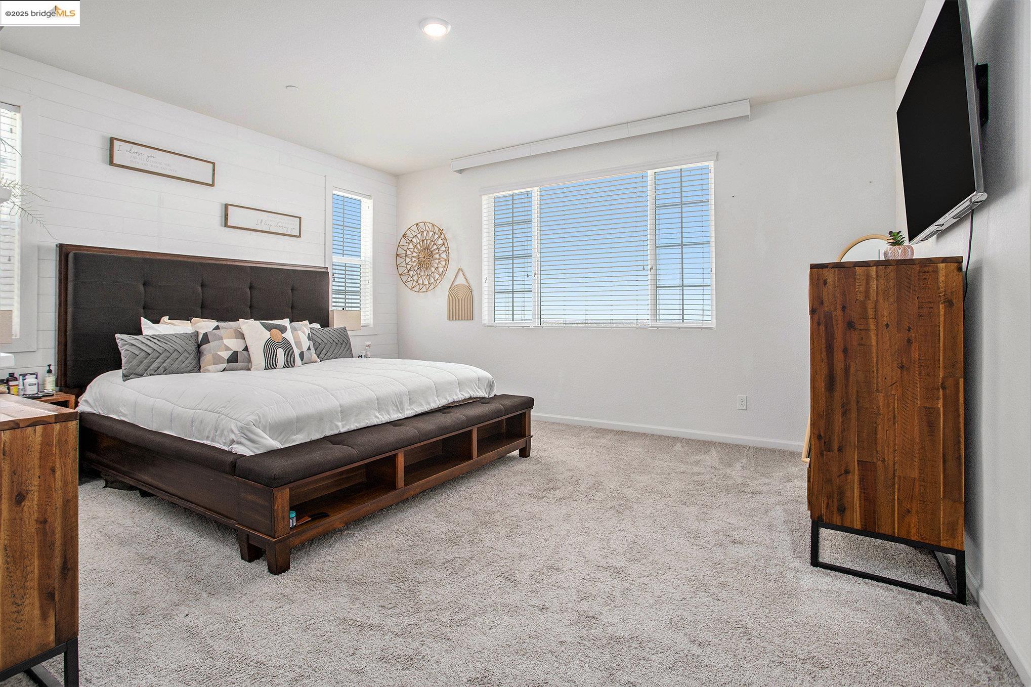 Detail Gallery Image 15 of 33 For 6476 Dan Havicus Dr, Tracy,  CA 95377 - 4 Beds | 3 Baths